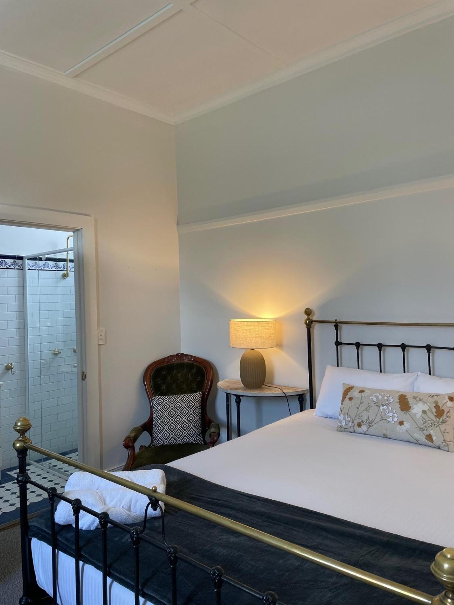 Double Room with Private Bathroom photo 2
