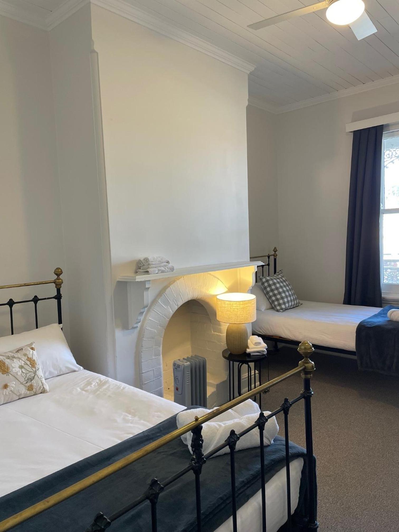 Double Room with Extra Bed photo 1