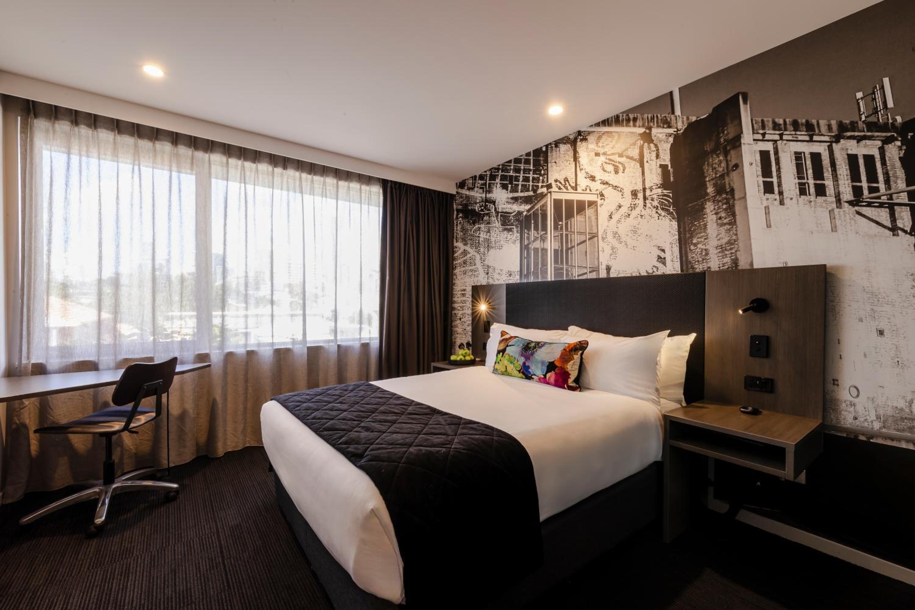 Standard Queen Room