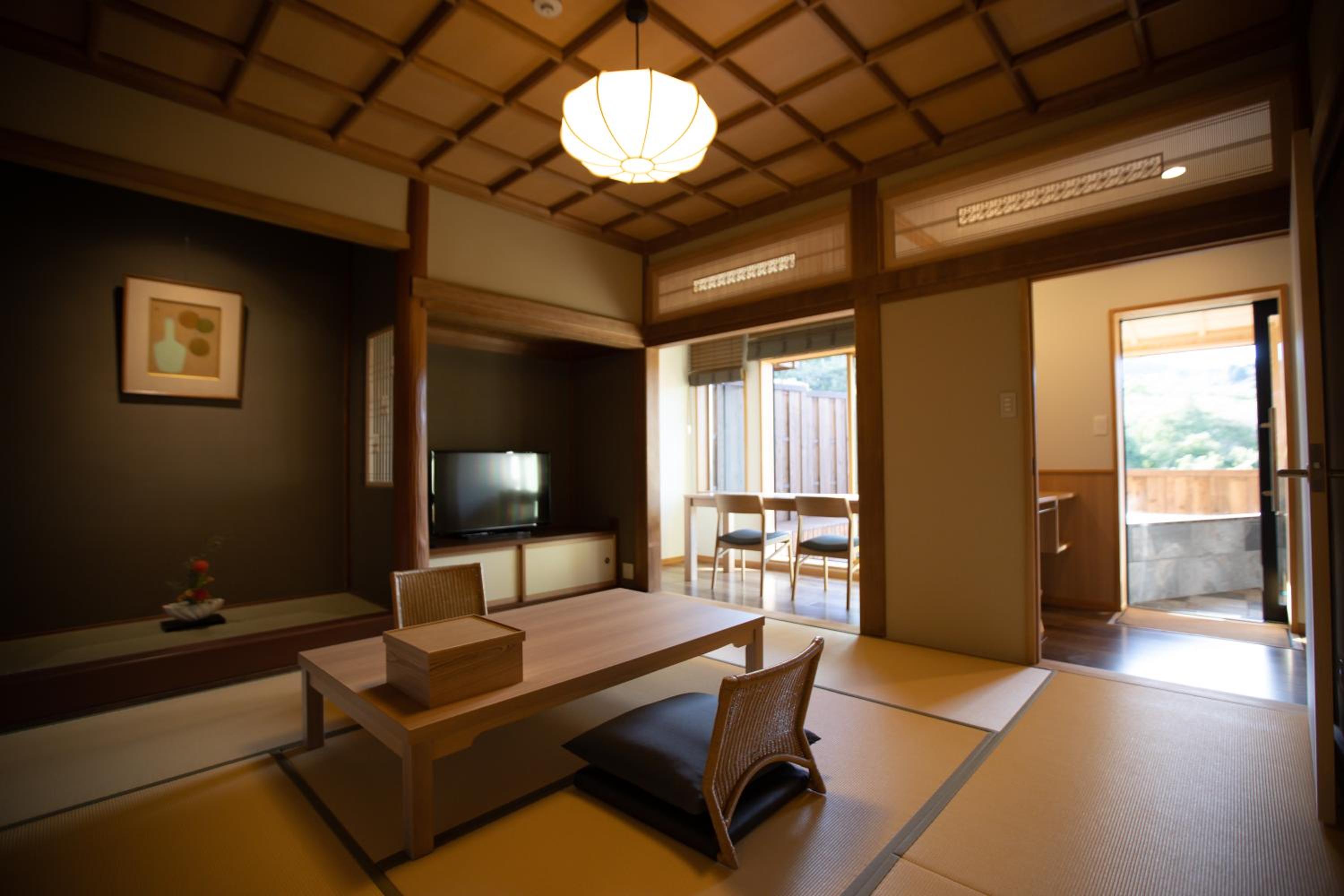 One-Bedroom Suite - Photo 4