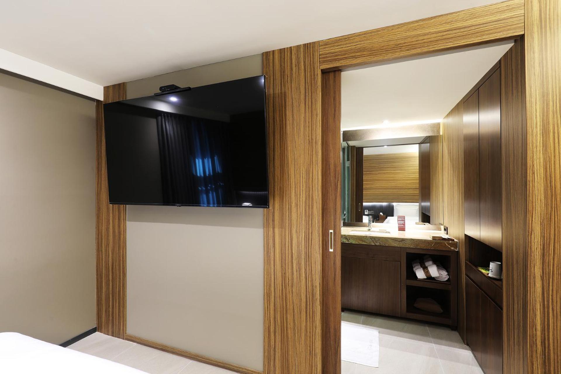 Twin Room - Photo 11