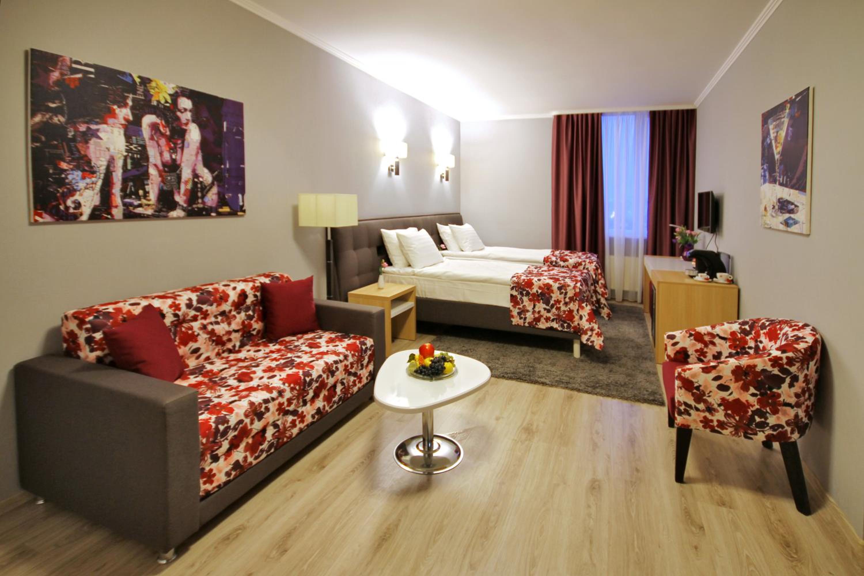 Deluxe Junior Suite photo 2