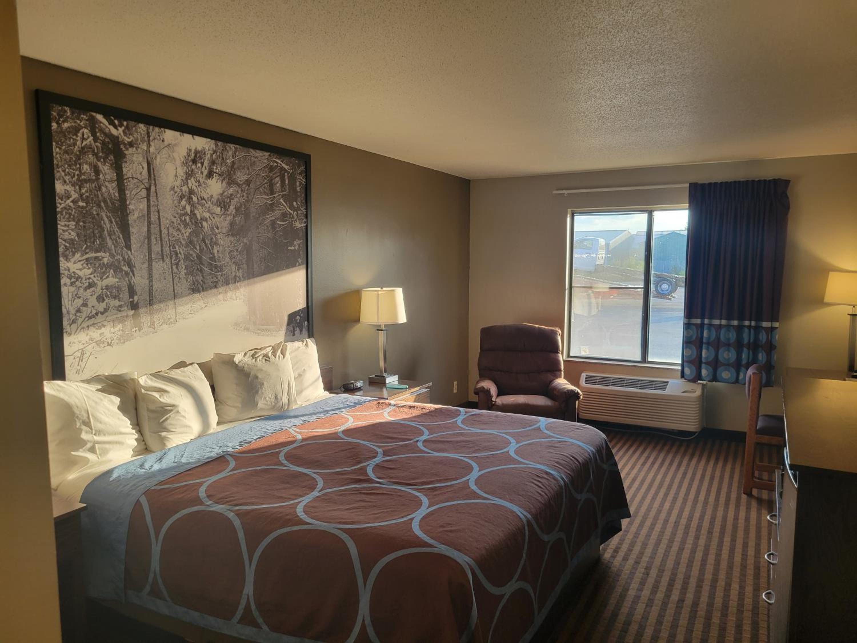 Business Room with Murphy Bed - Non-Smoking photo 1