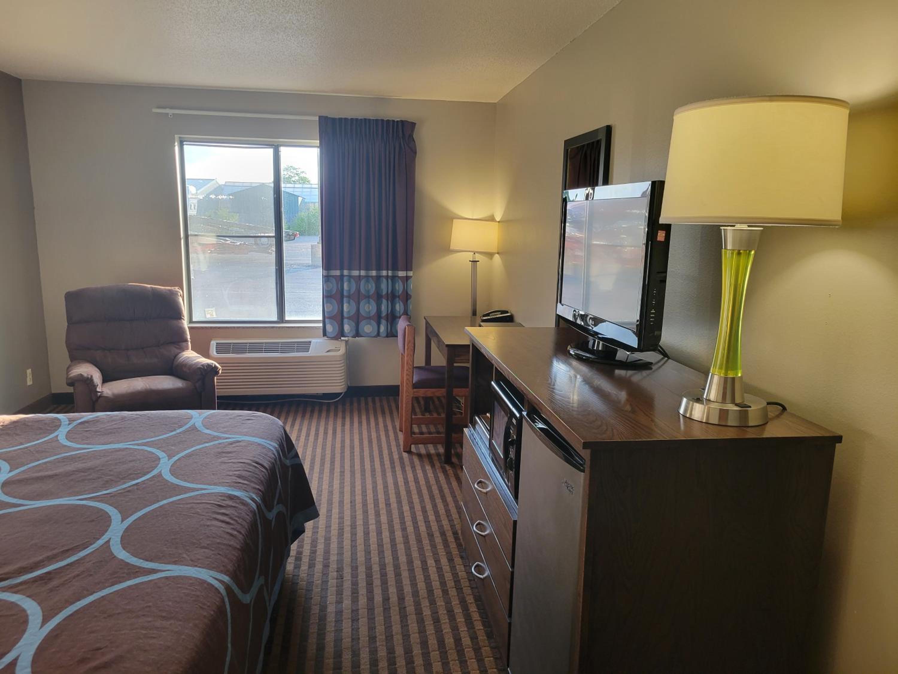 King Room- Non-Smoking - Photo 2
