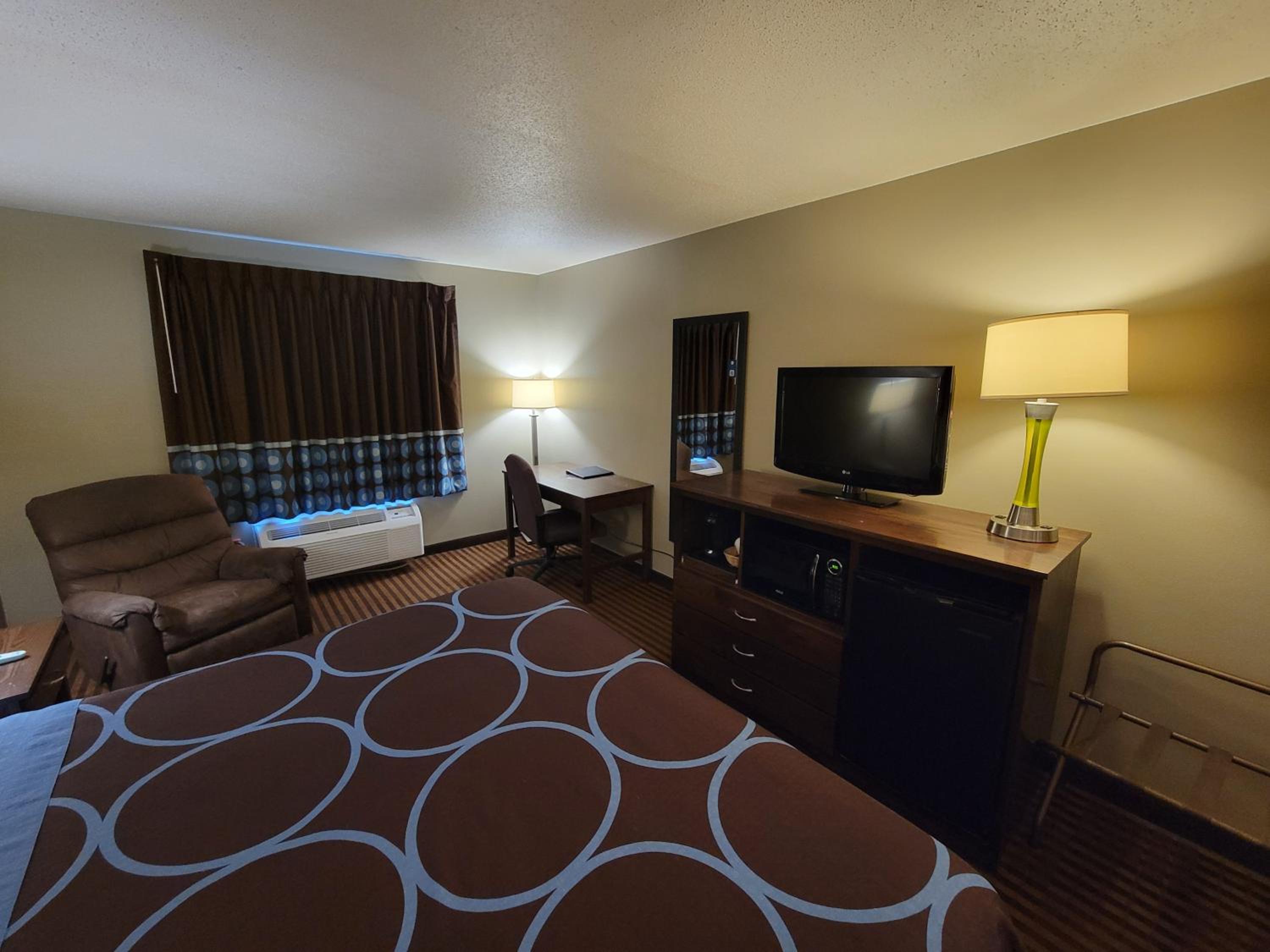 King Room - Non-Smoking photo 1