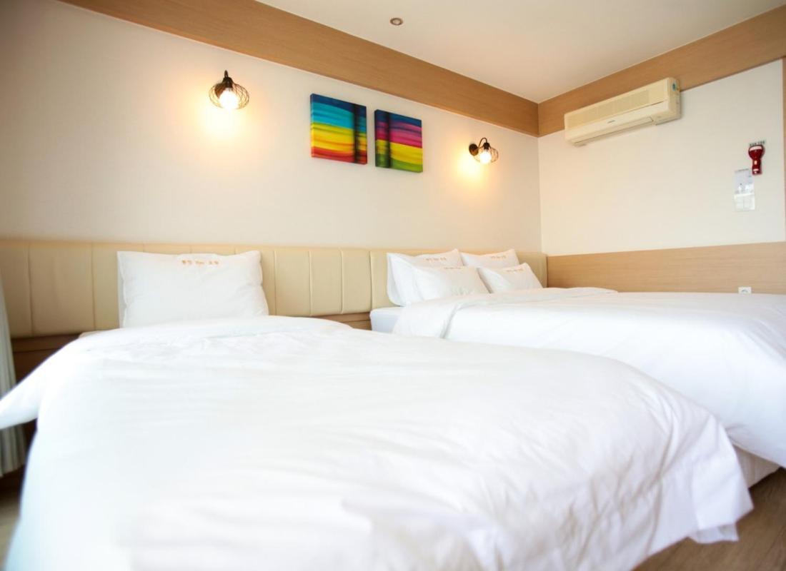 Twin Room with Shower