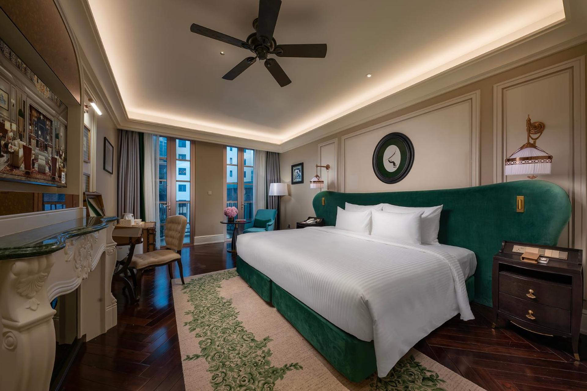 Deluxe King Room - Photo 4