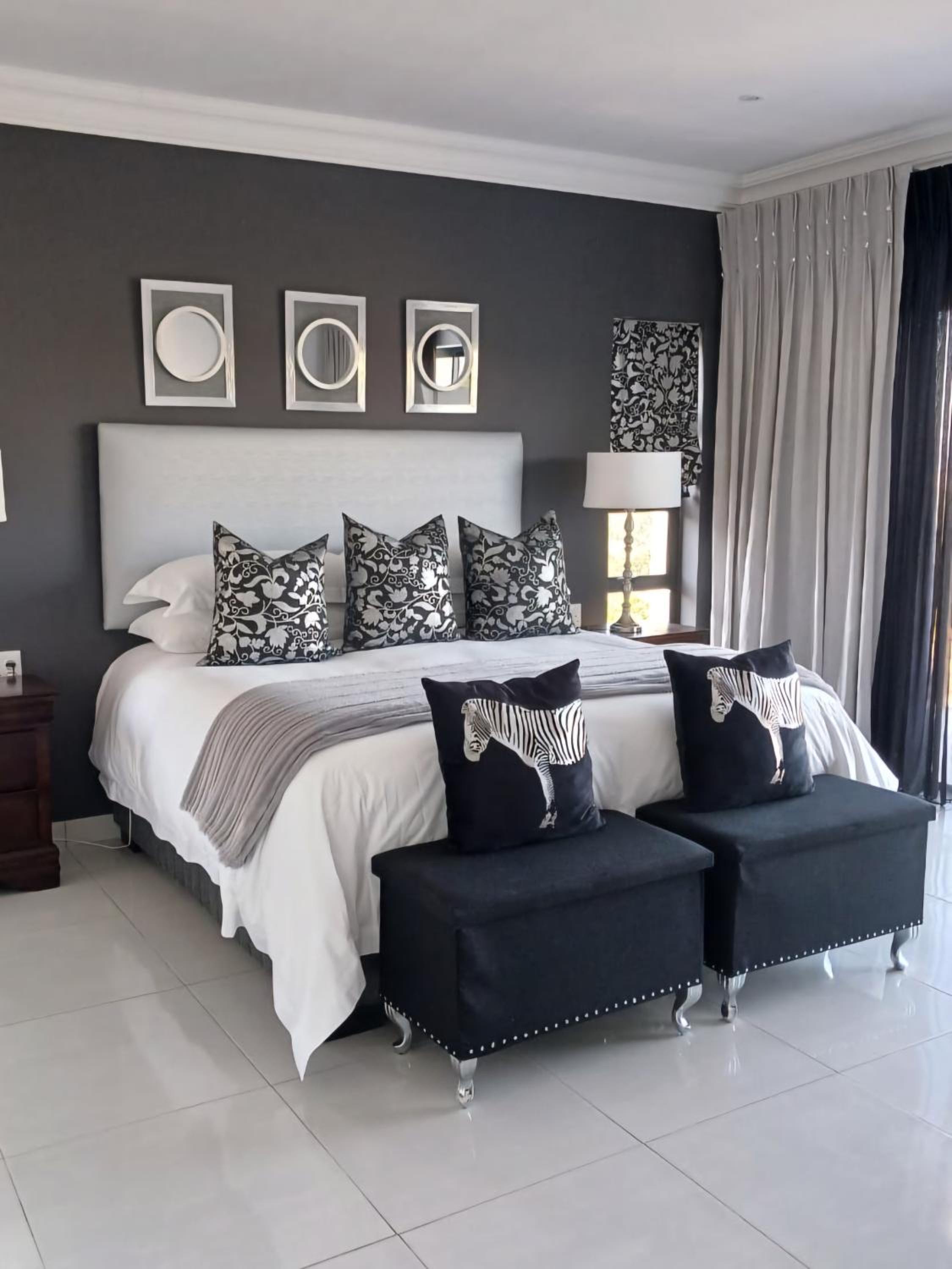 King Room with Mountain View photo 1