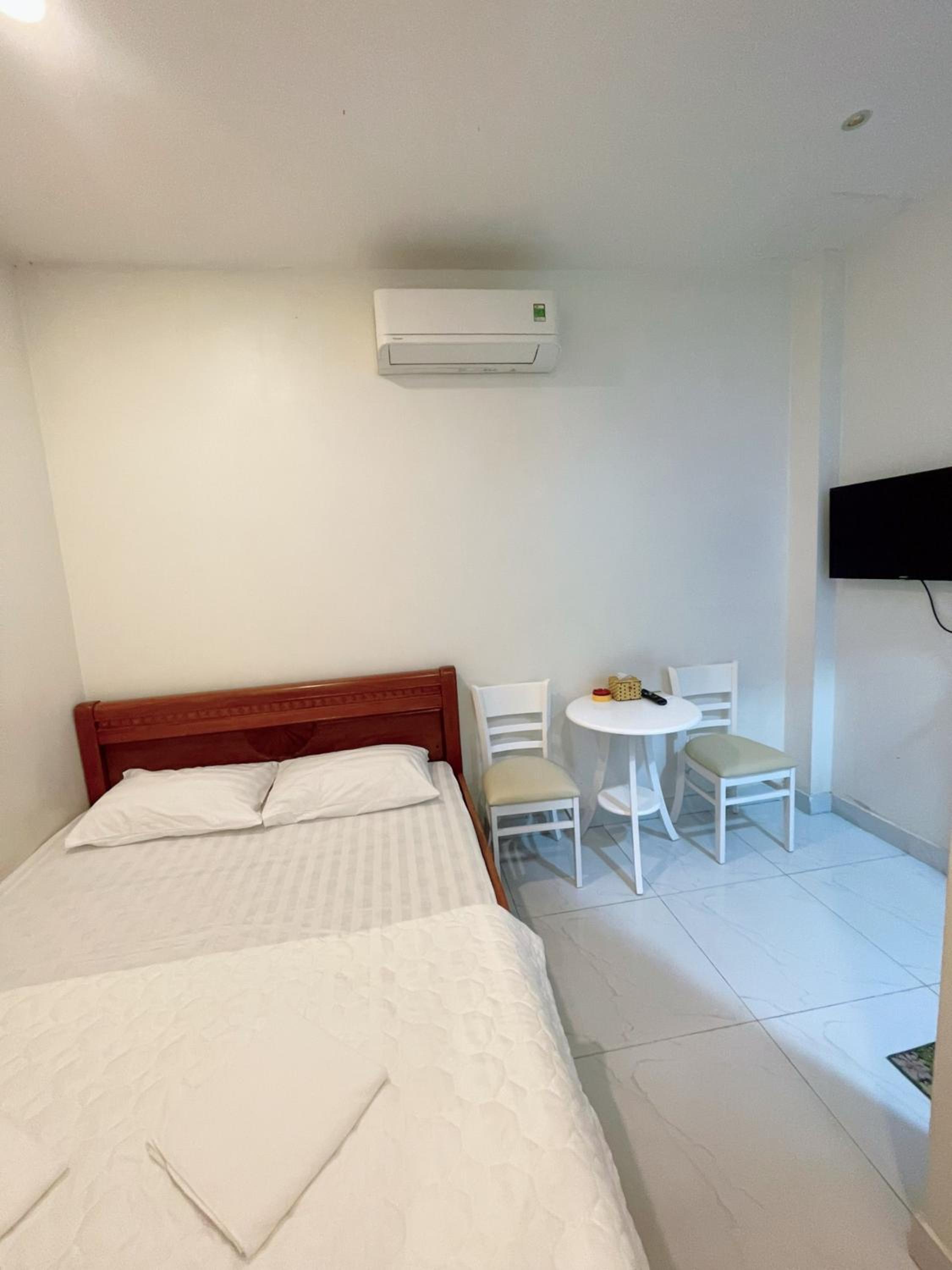 Double Room - Photo 5
