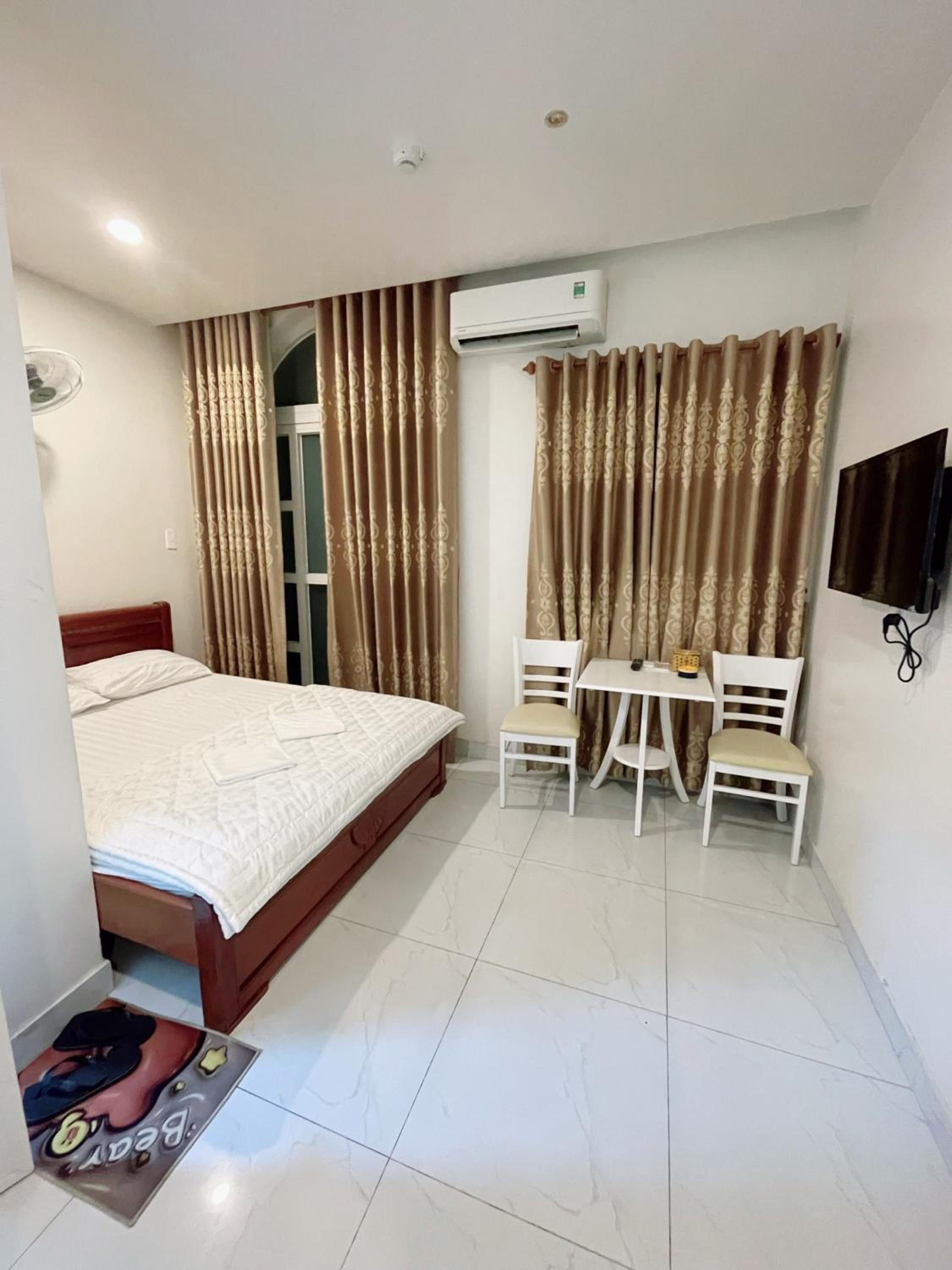 Double Room - Photo 11