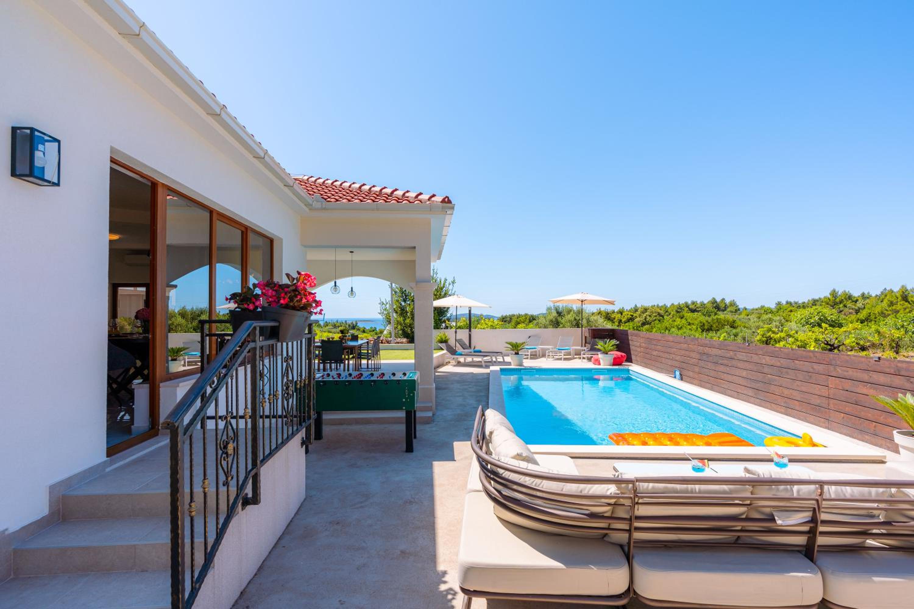 Three-Bedroom Villa photo 3