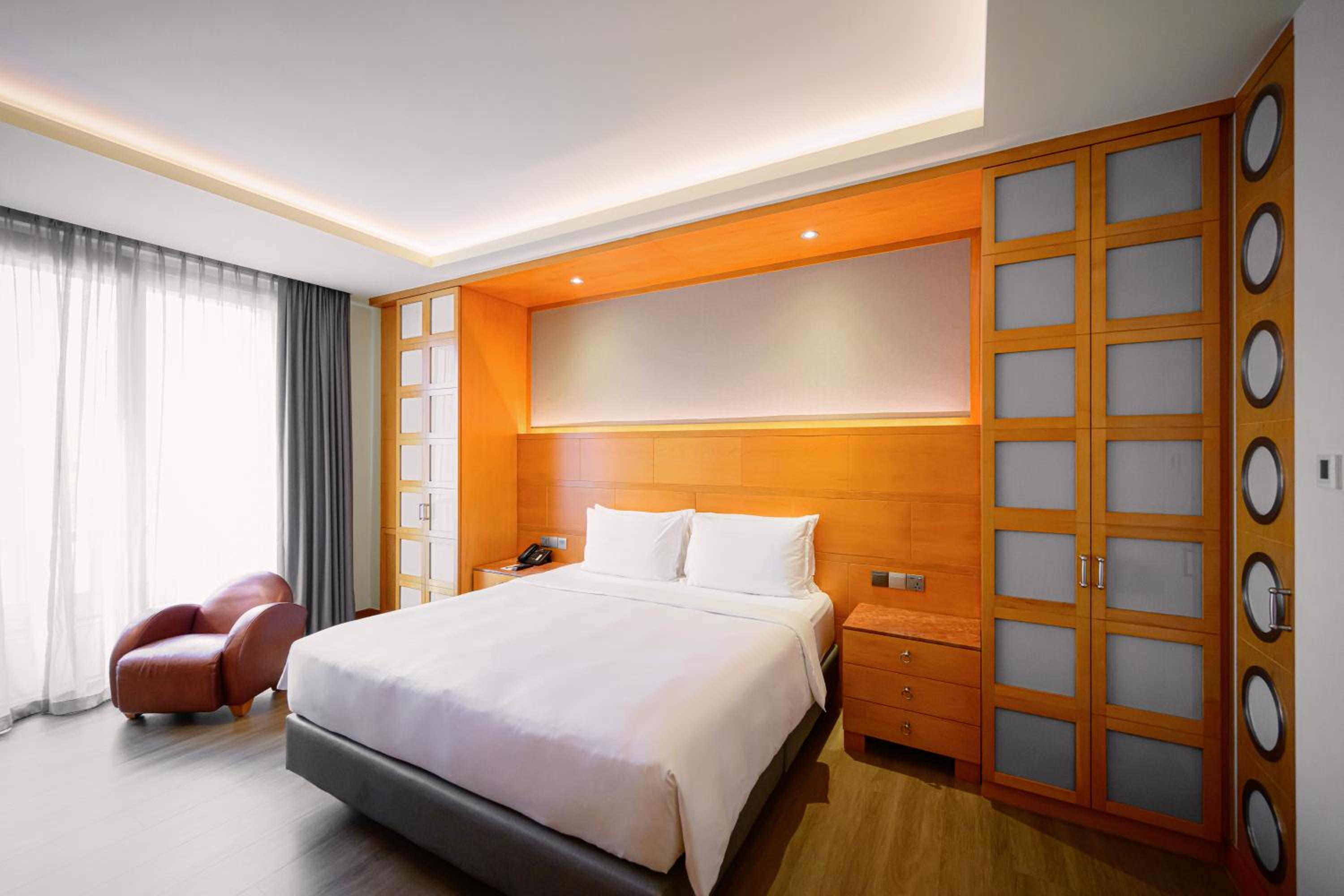 3d2n Exclusive Team Wang Design Amenities Package - Deluxe Room With Complimentary One-Day Tickets For 2 Adults To Adventure Cove Waterpark