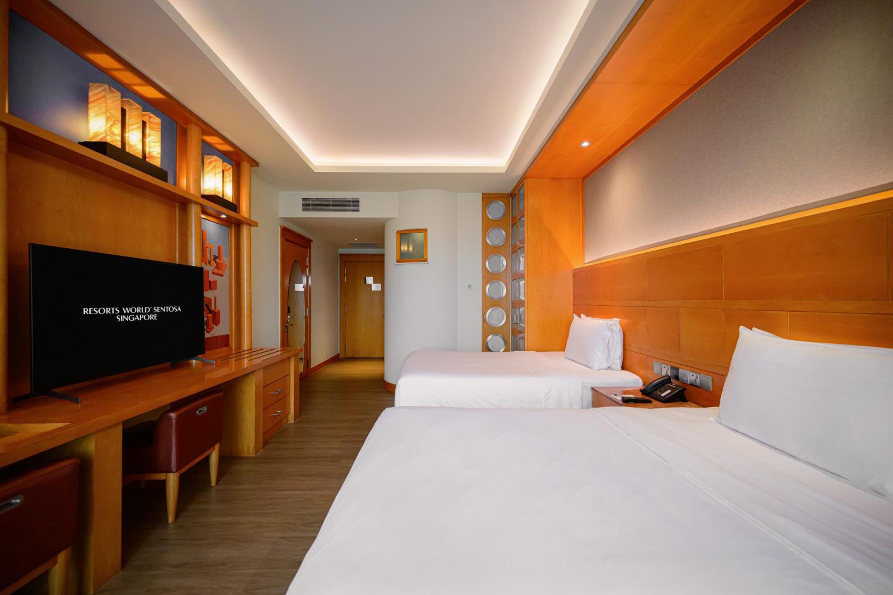 3d2n Divas Hit The Road: Double The Thrills Package - Deluxe Room With Complimentary One Day Tickets For 2 Adults To Universal Studios Singapore & Adventure Cove Waterpark