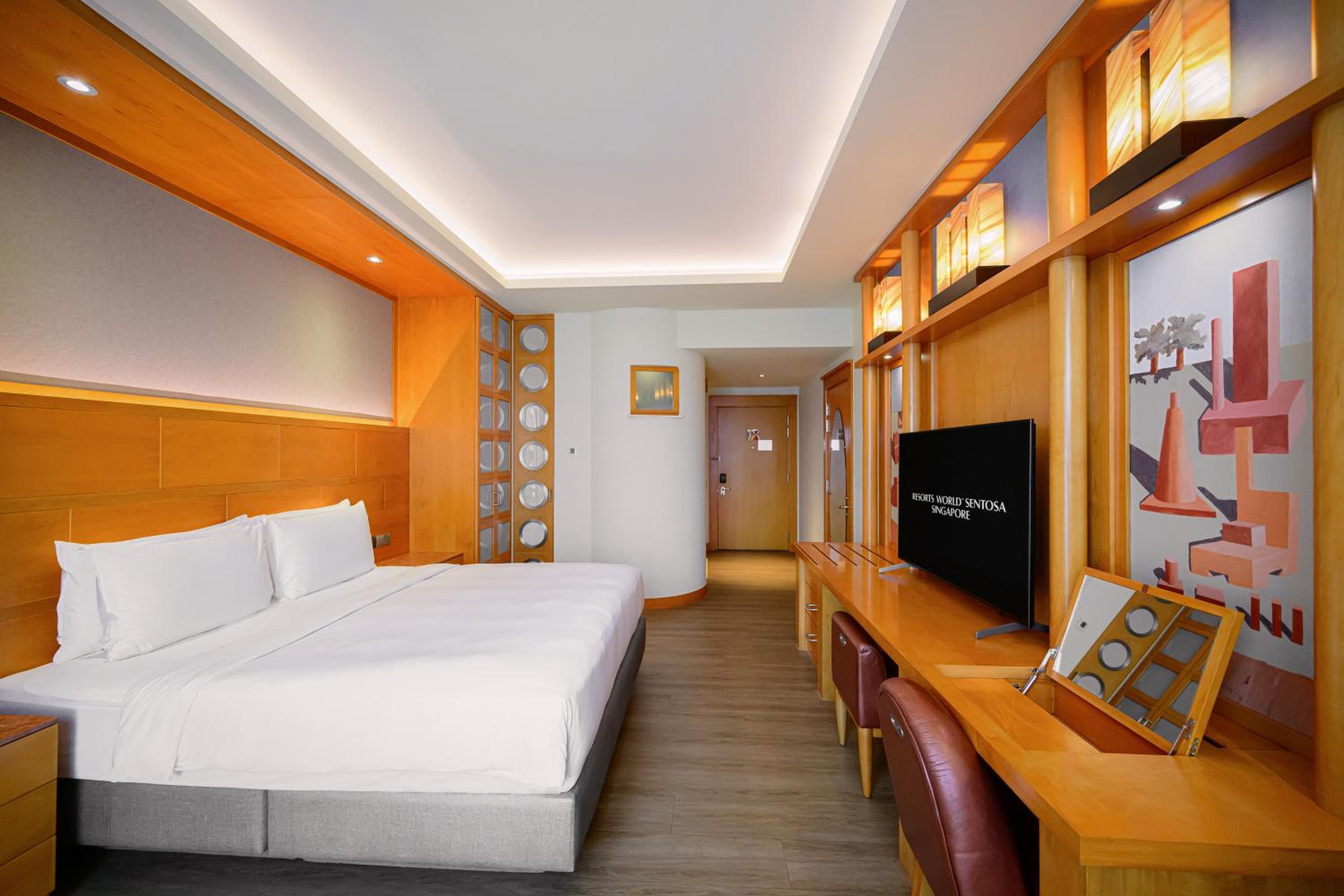 3D2N Waves of Fun Package - Deluxe Room with complimentary One-Day Tickets for 2 Adults to Adventure Cove Waterpark photo 3