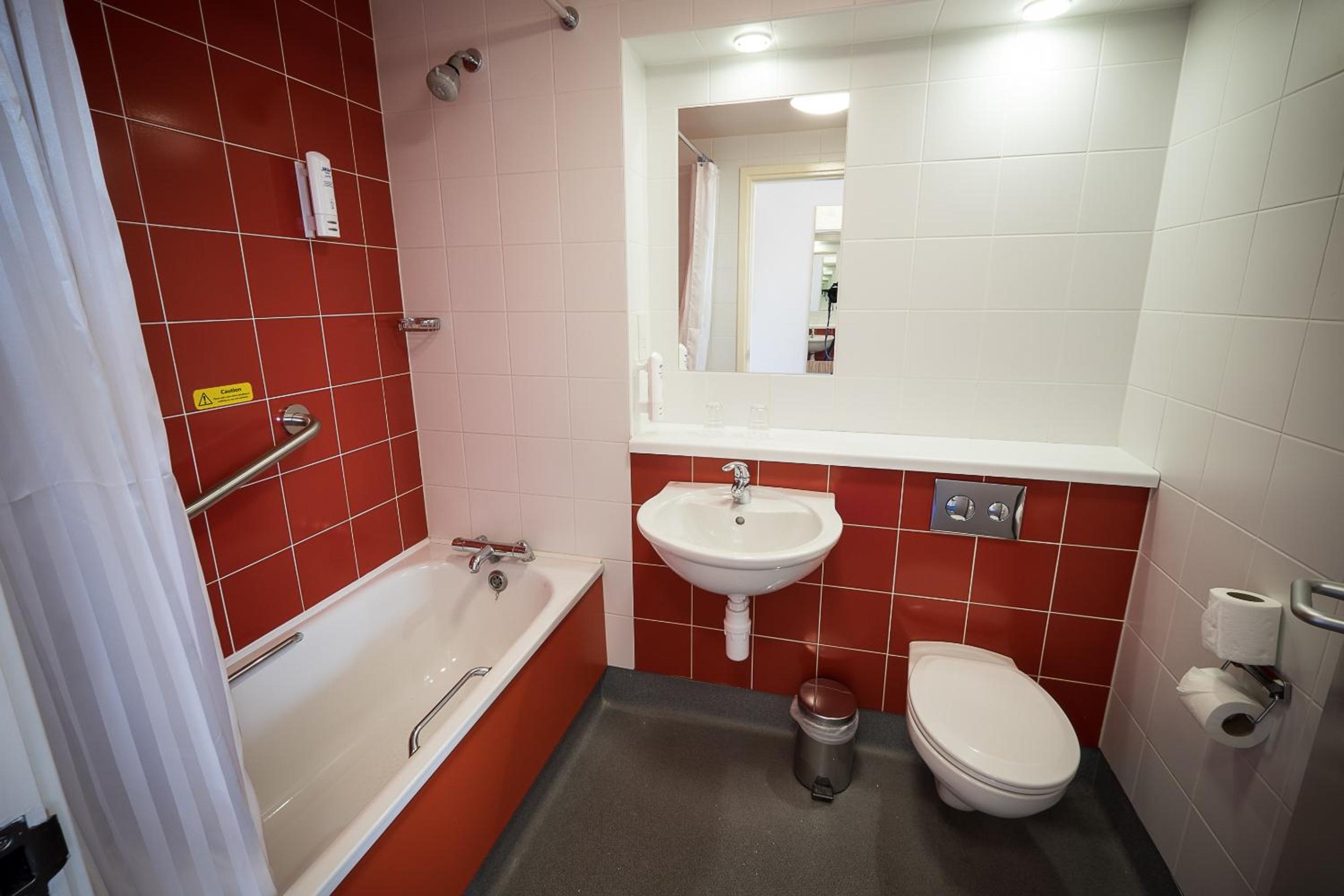 Double Room - Photo 5