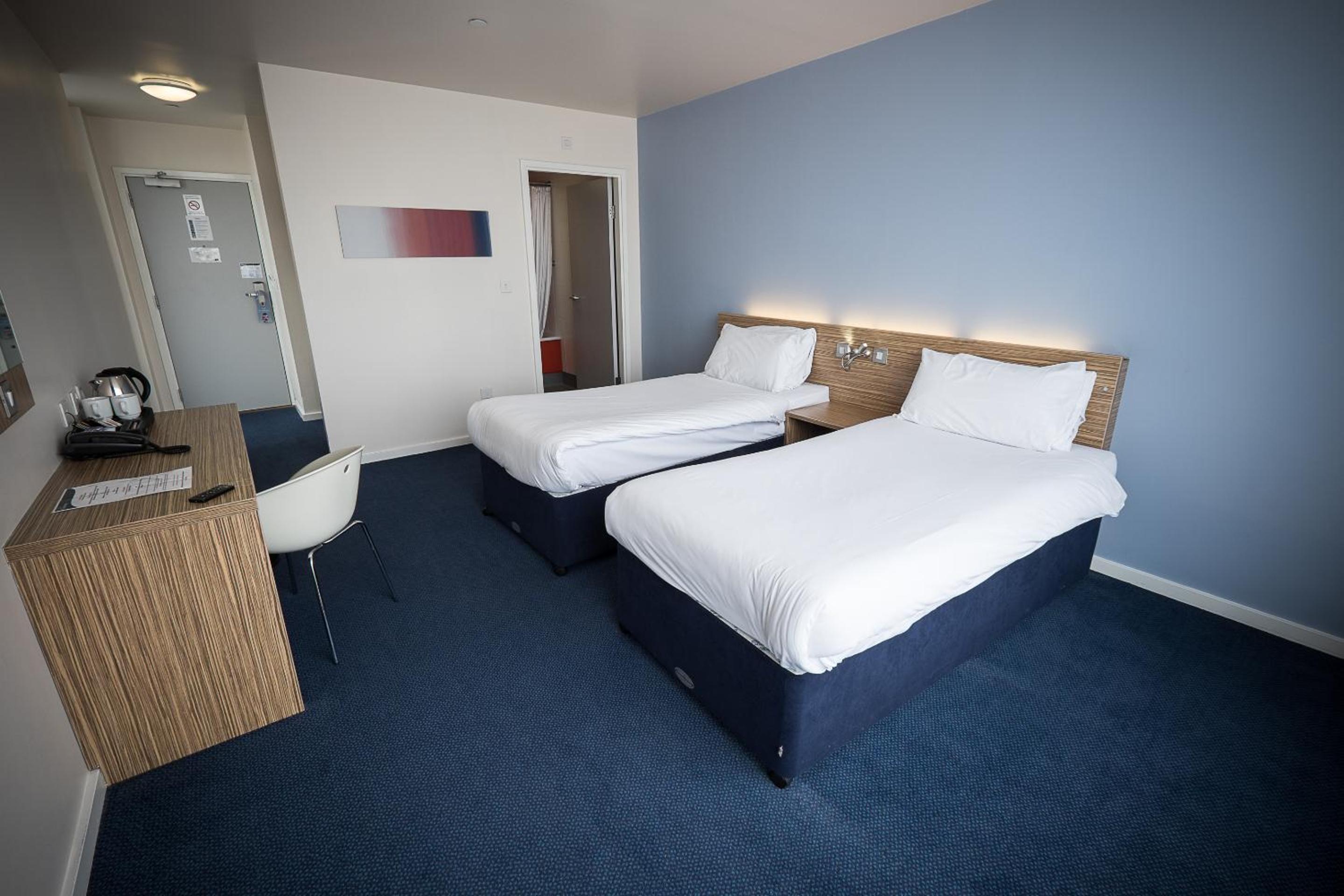 Twin Room - Photo 1