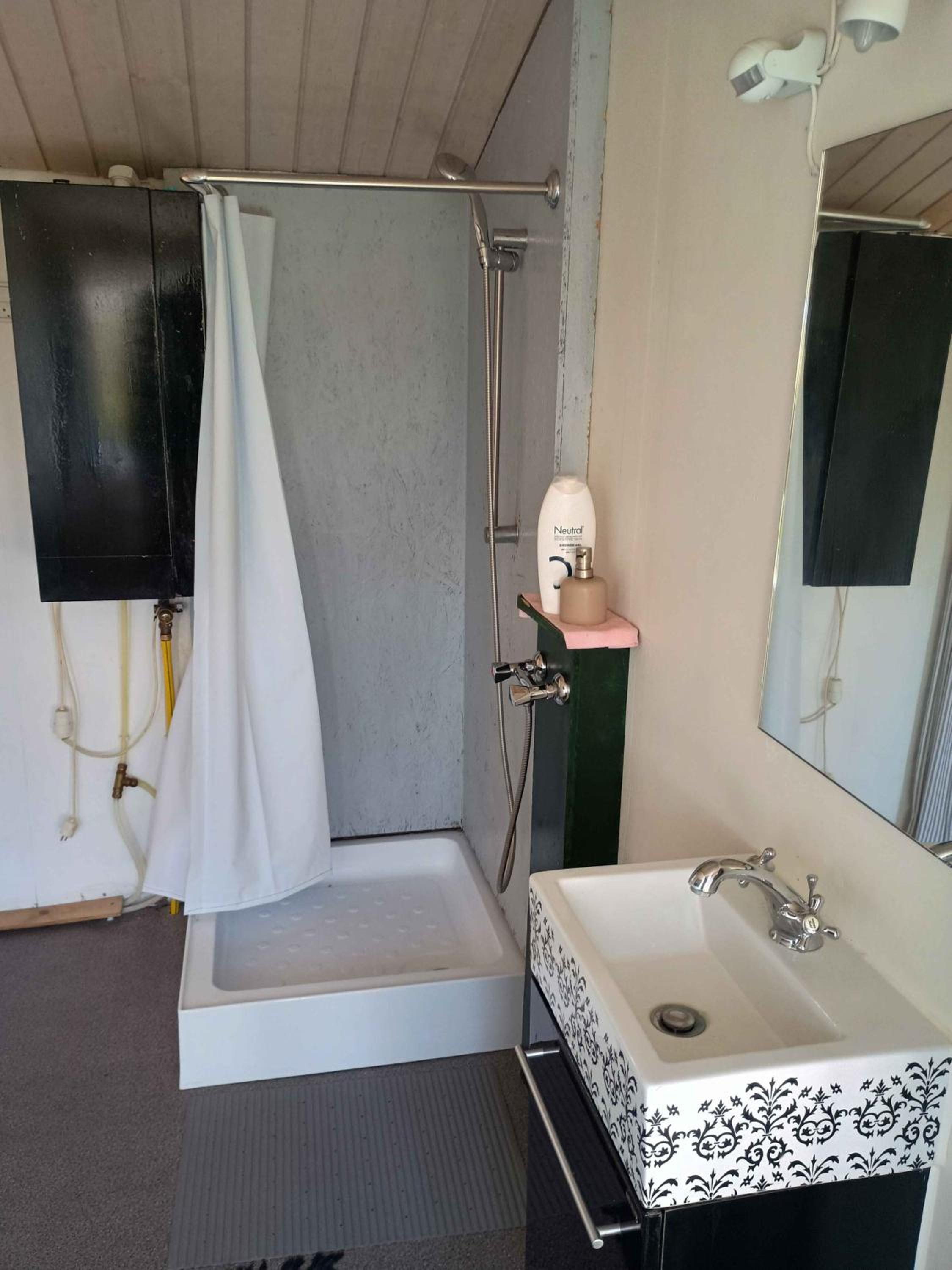 One-Bedroom House photo 3
