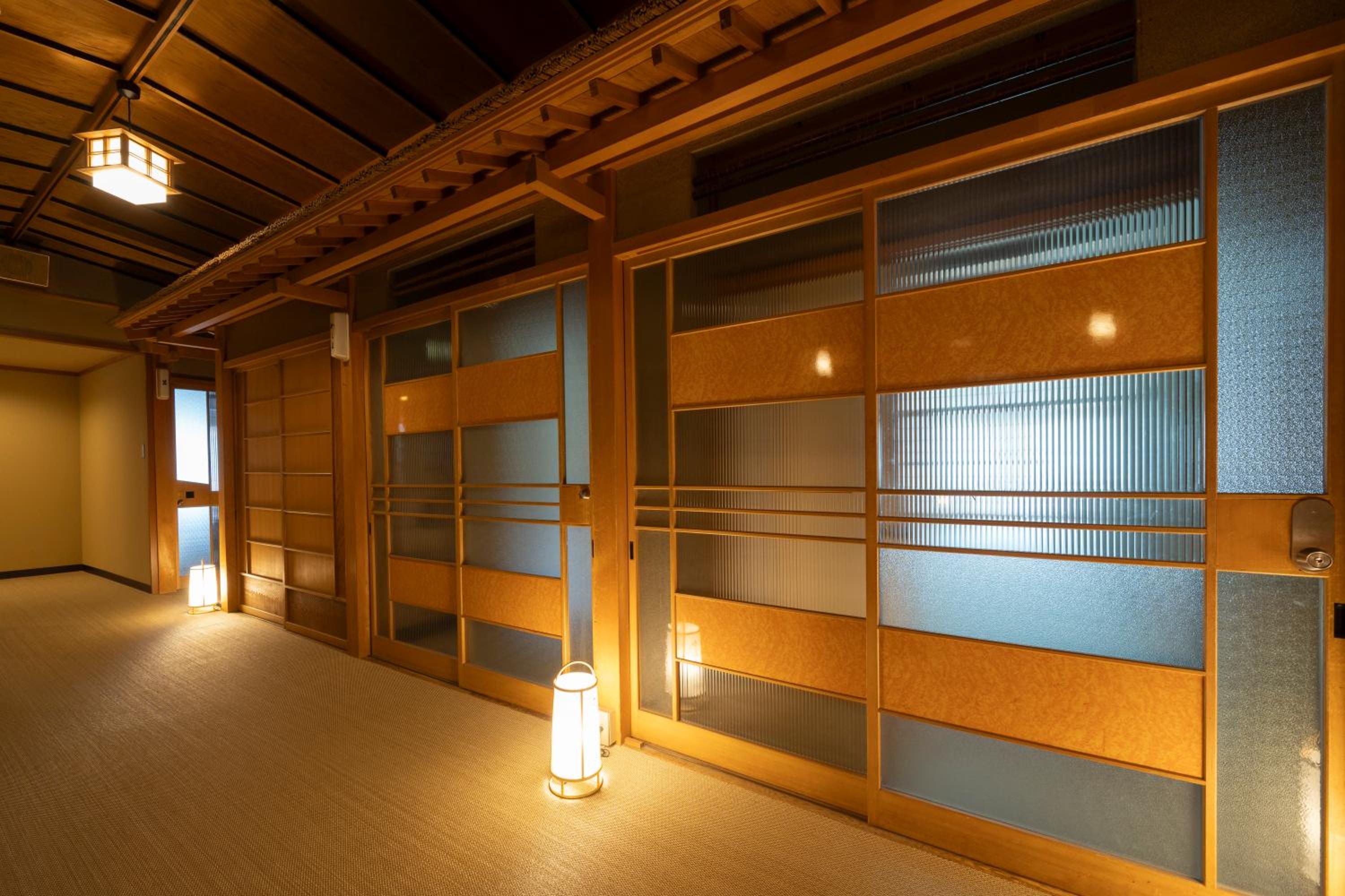 Japanese-Style Room With Shared Bathroom And Toilet photo 2