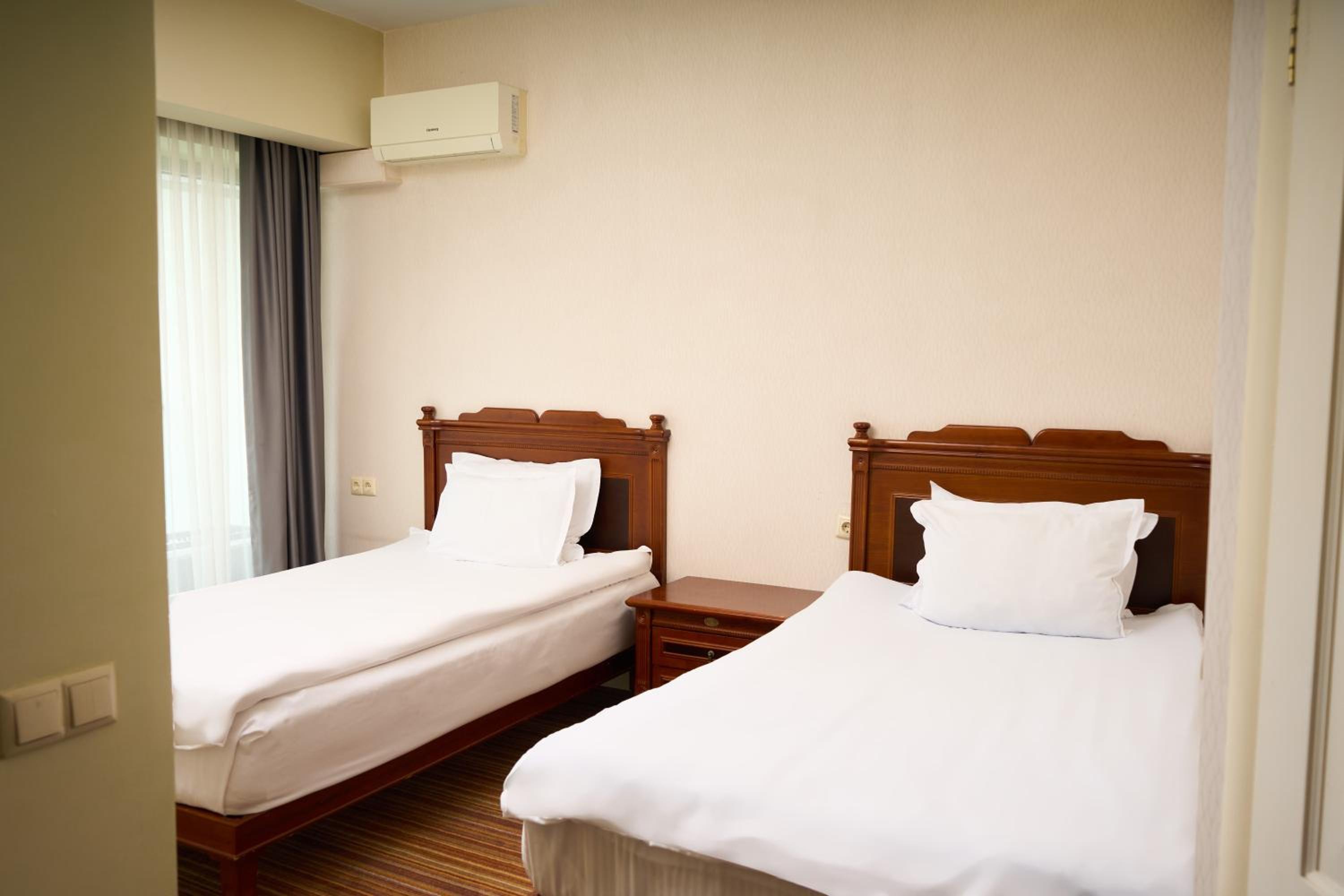 Superior Twin Room - Photo 2