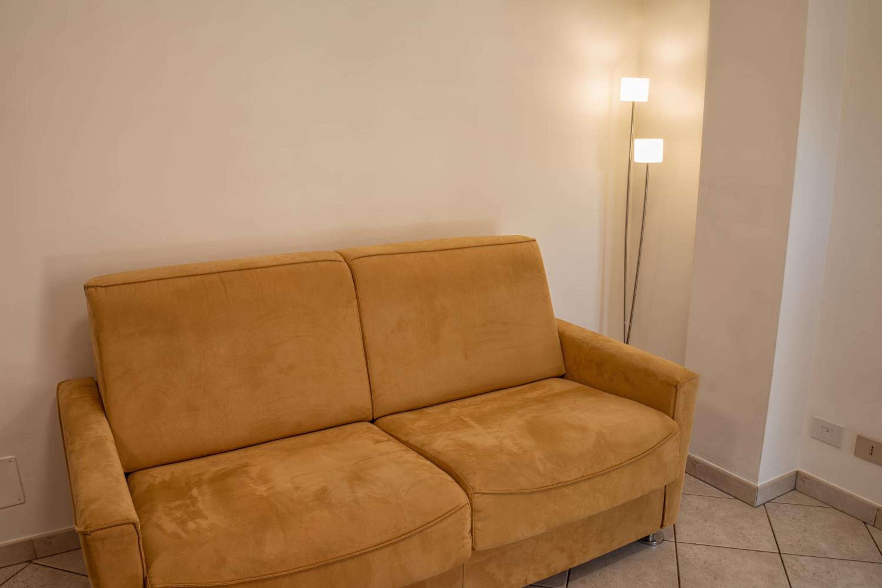 One-Bedroom Apartment photo 1
