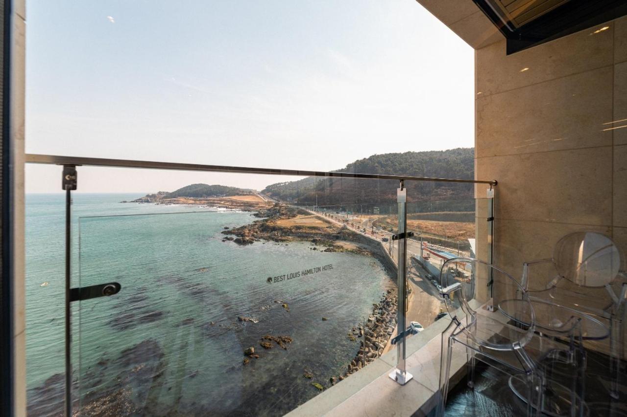 Family Room with Sea View - Photo 4