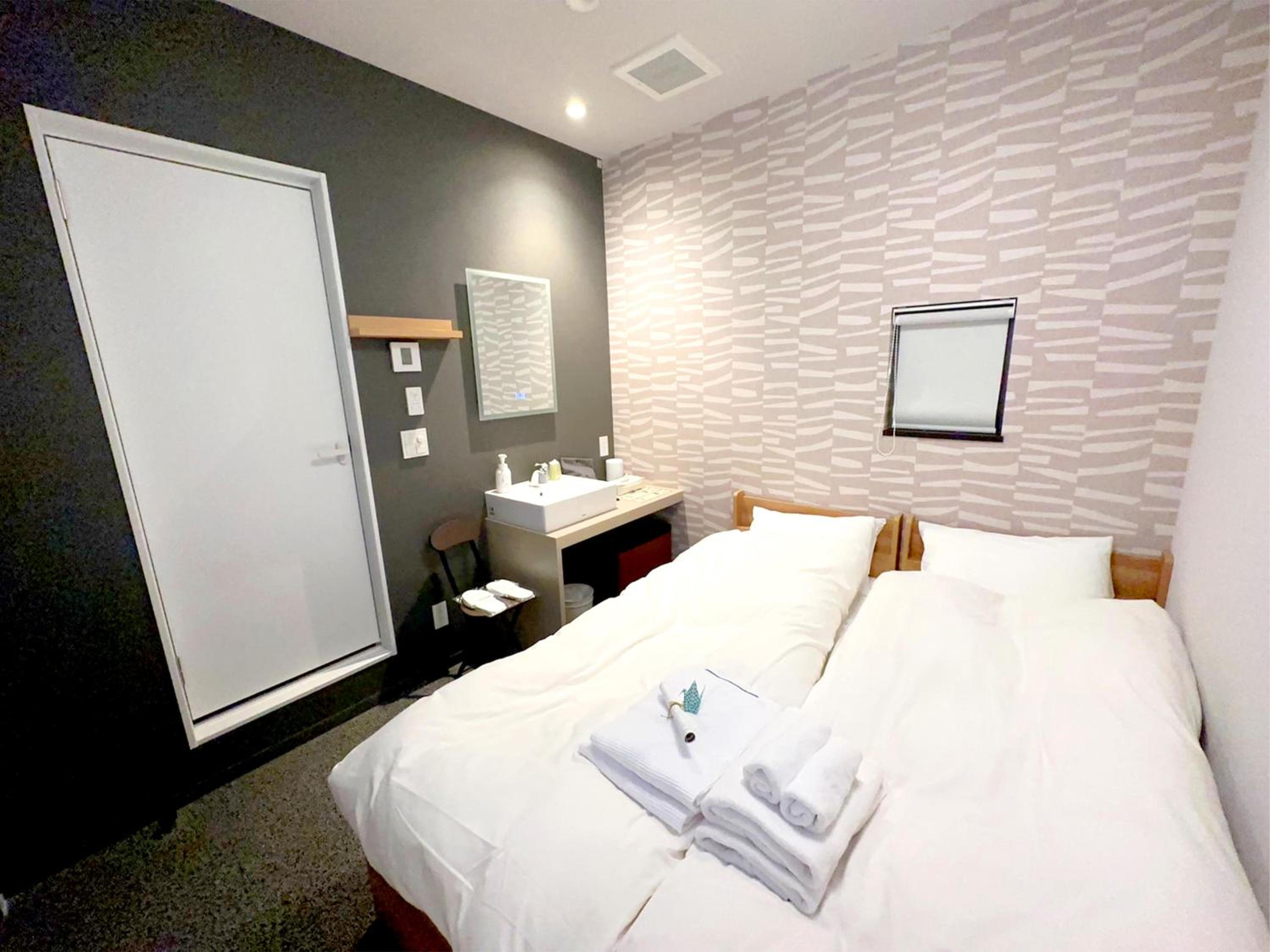 Economy Twin Room photo 1