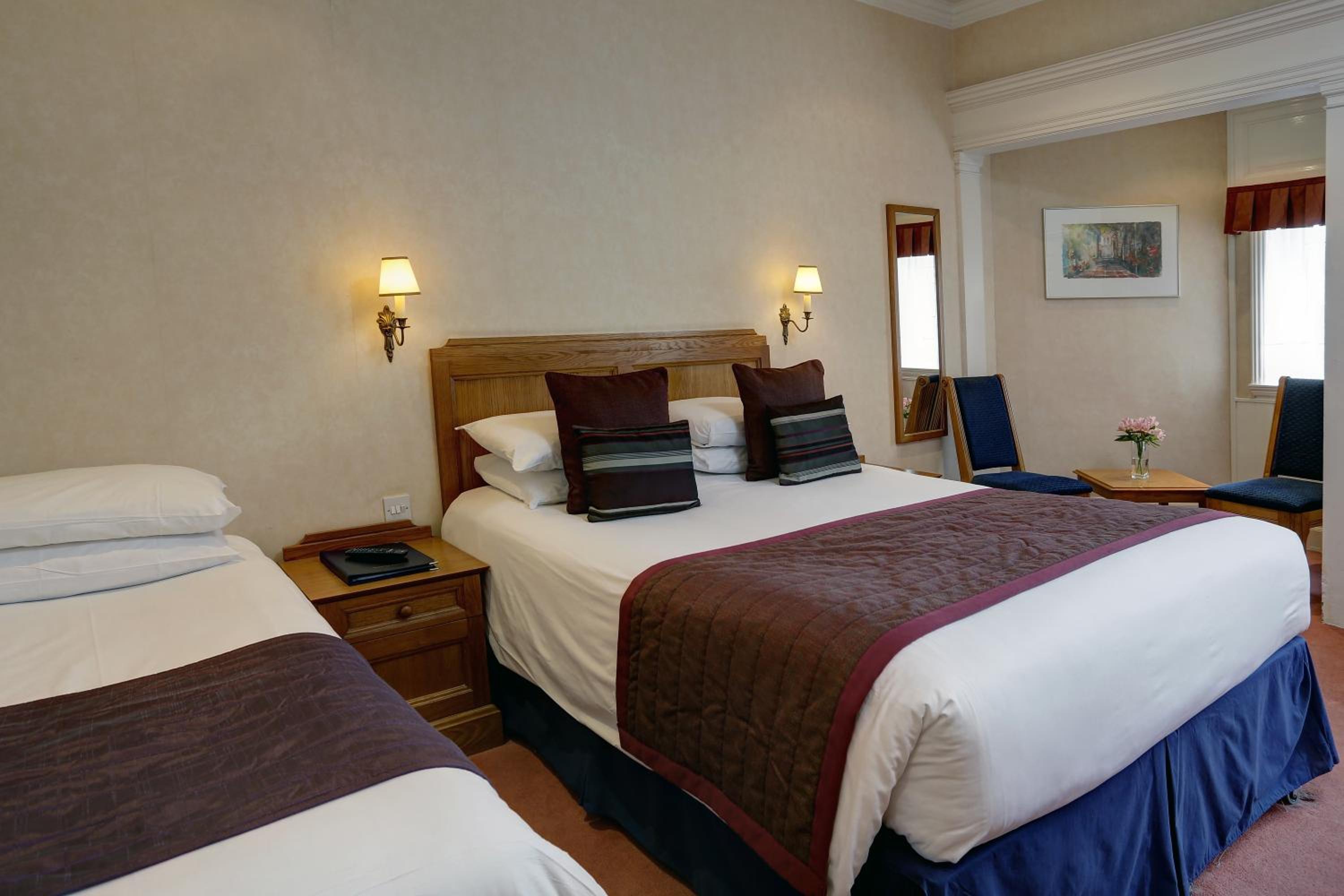 Standard Double Room - Photo 7