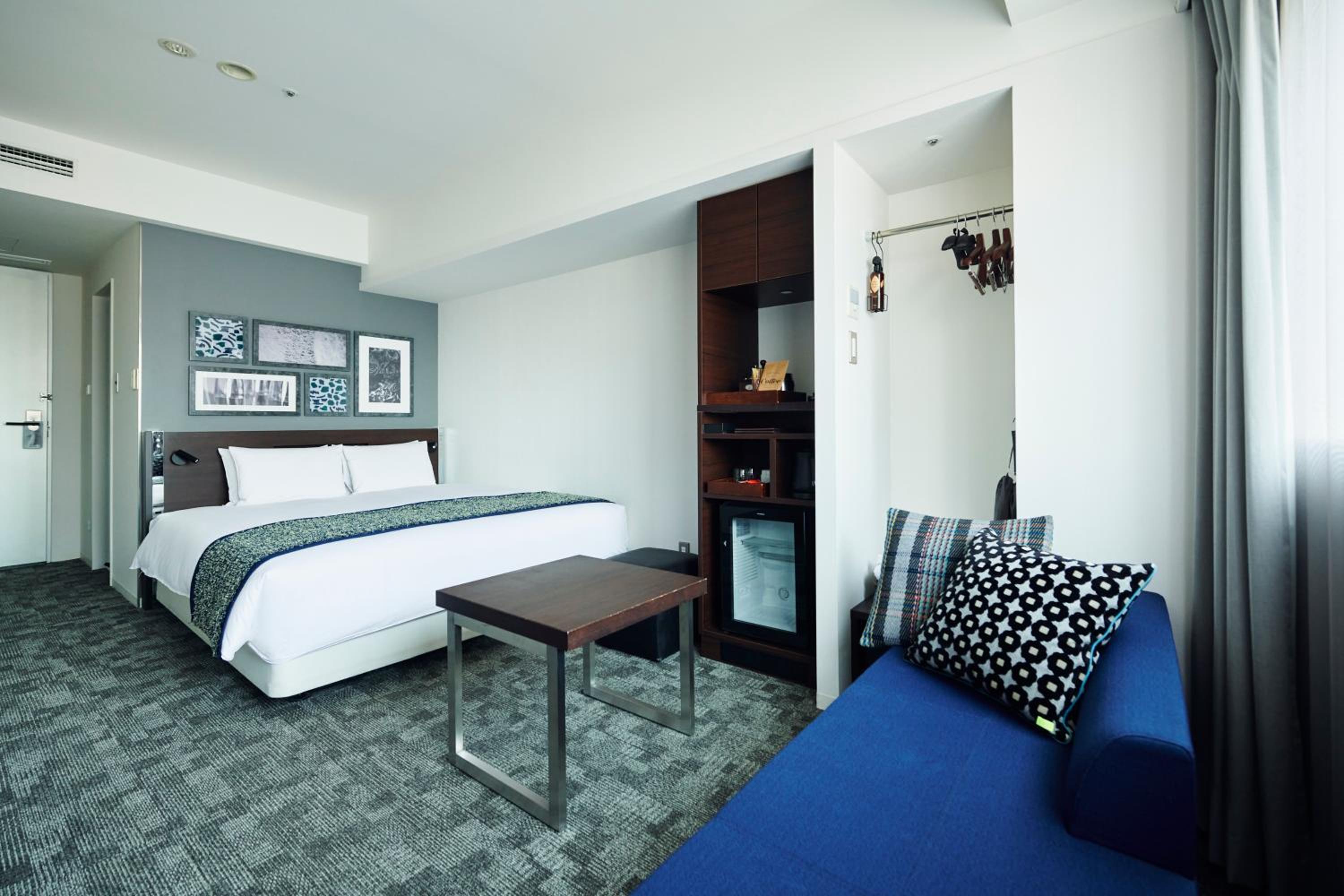 CROSS FLOOR - Double Room with Lounge Access - Photo 1