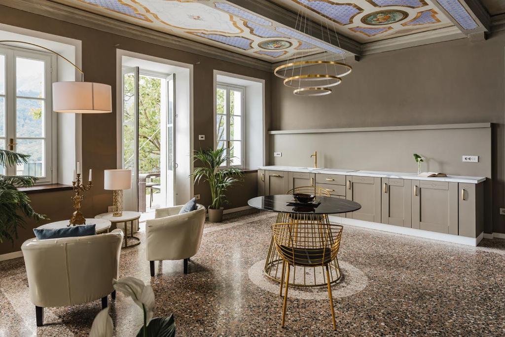 Deluxe Apartment with Terrace and Lake View photo 2