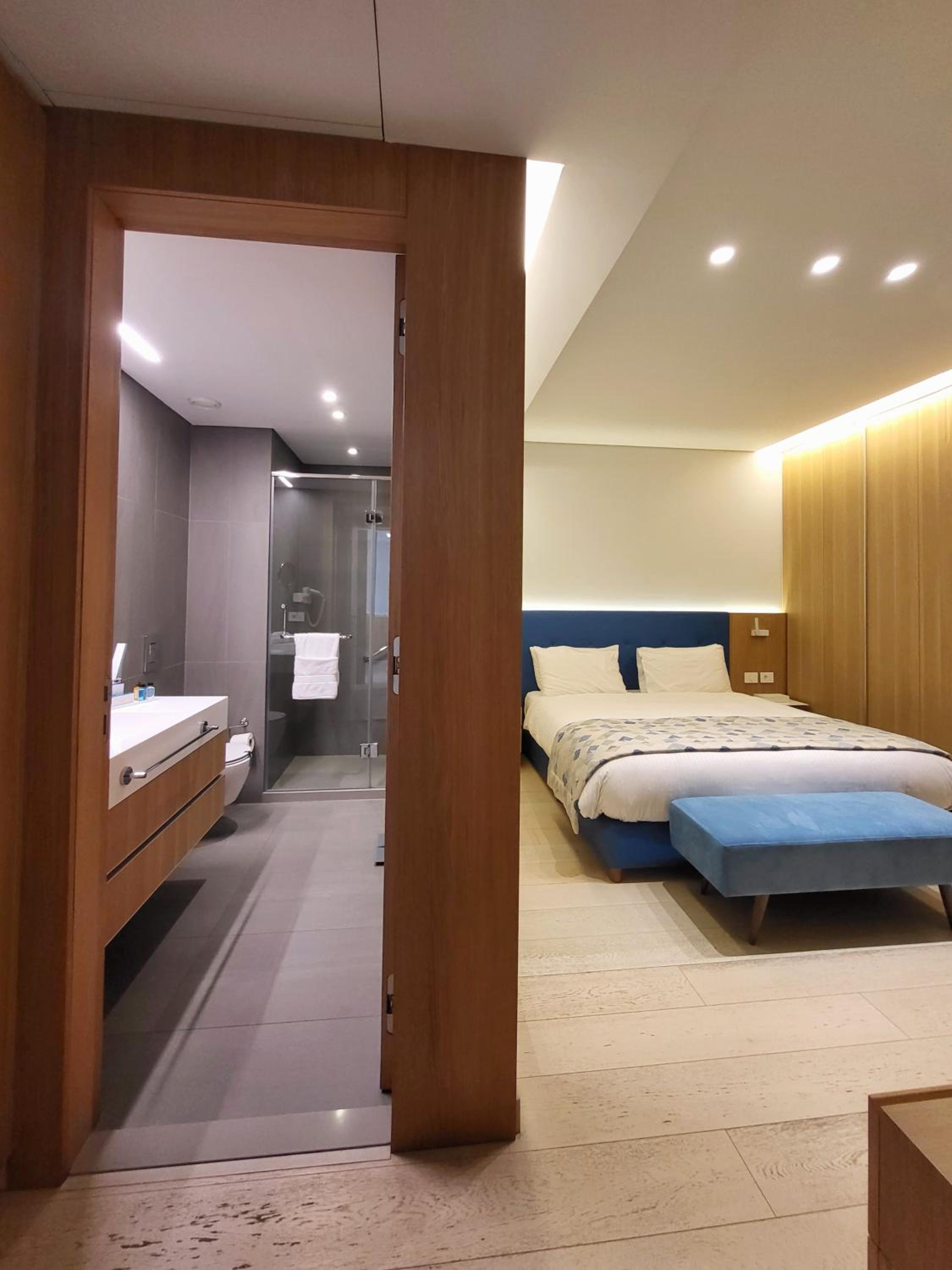 Deluxe Suite photo 2
