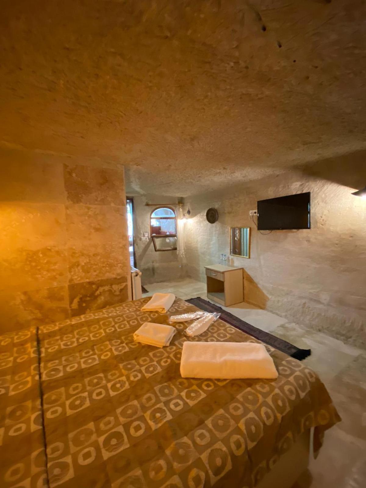 Double Room with Garden View - Photo 2