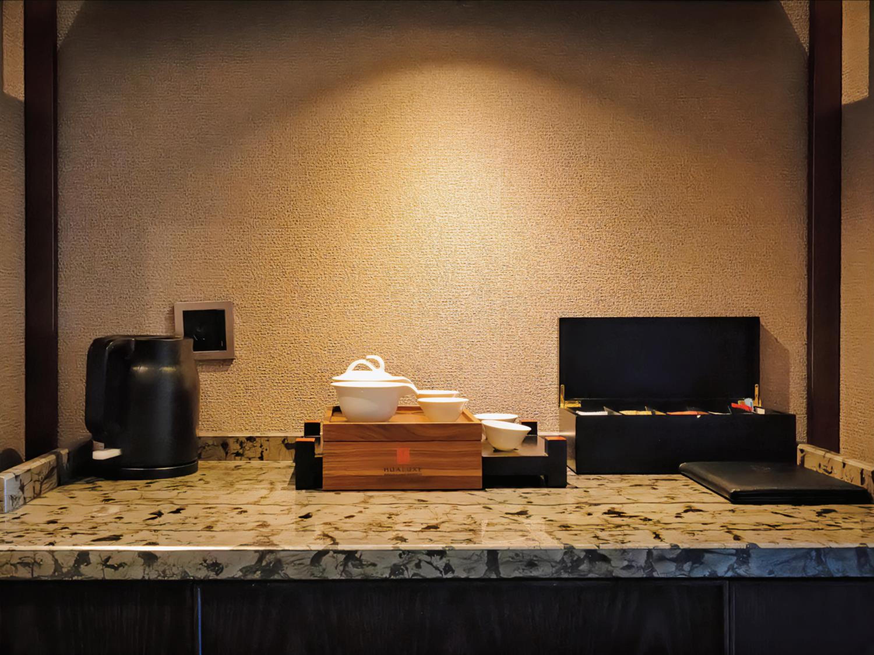 Premium King Room - Smoking photo 1