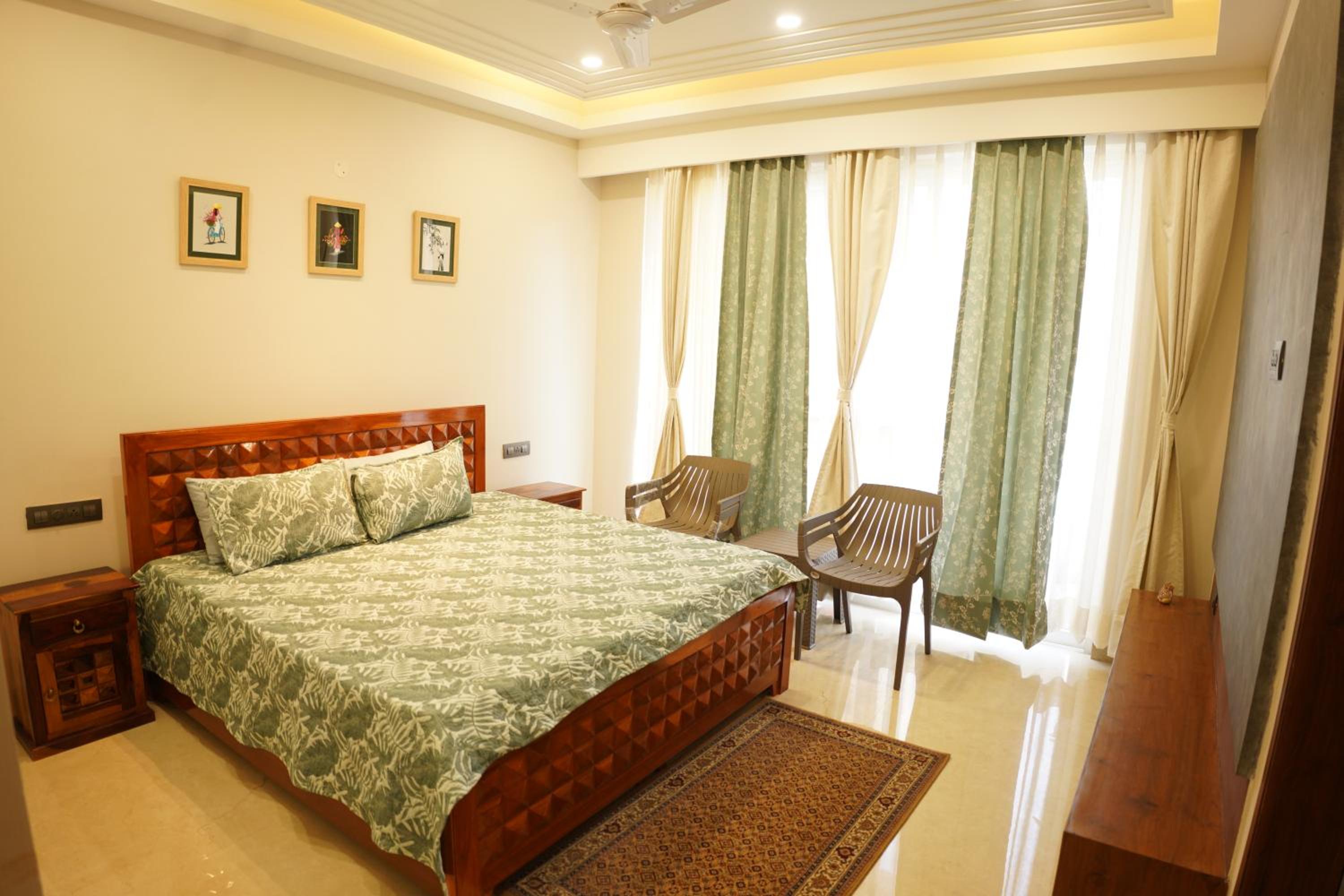 Deluxe King Room