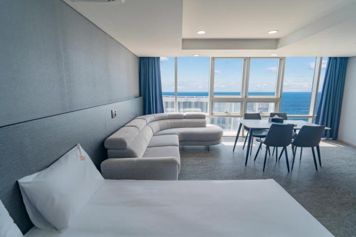 Swimming Pool Pkg - Executive Suite With Partial Sea View