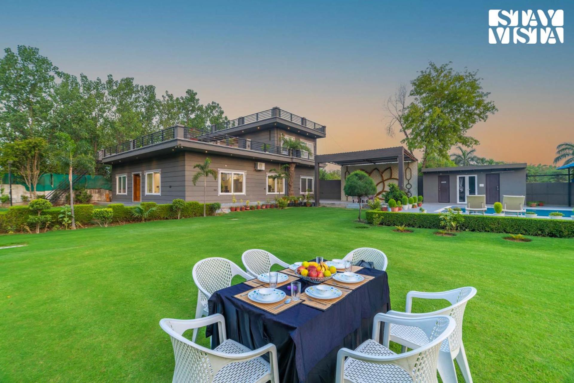 Villa photo 2
