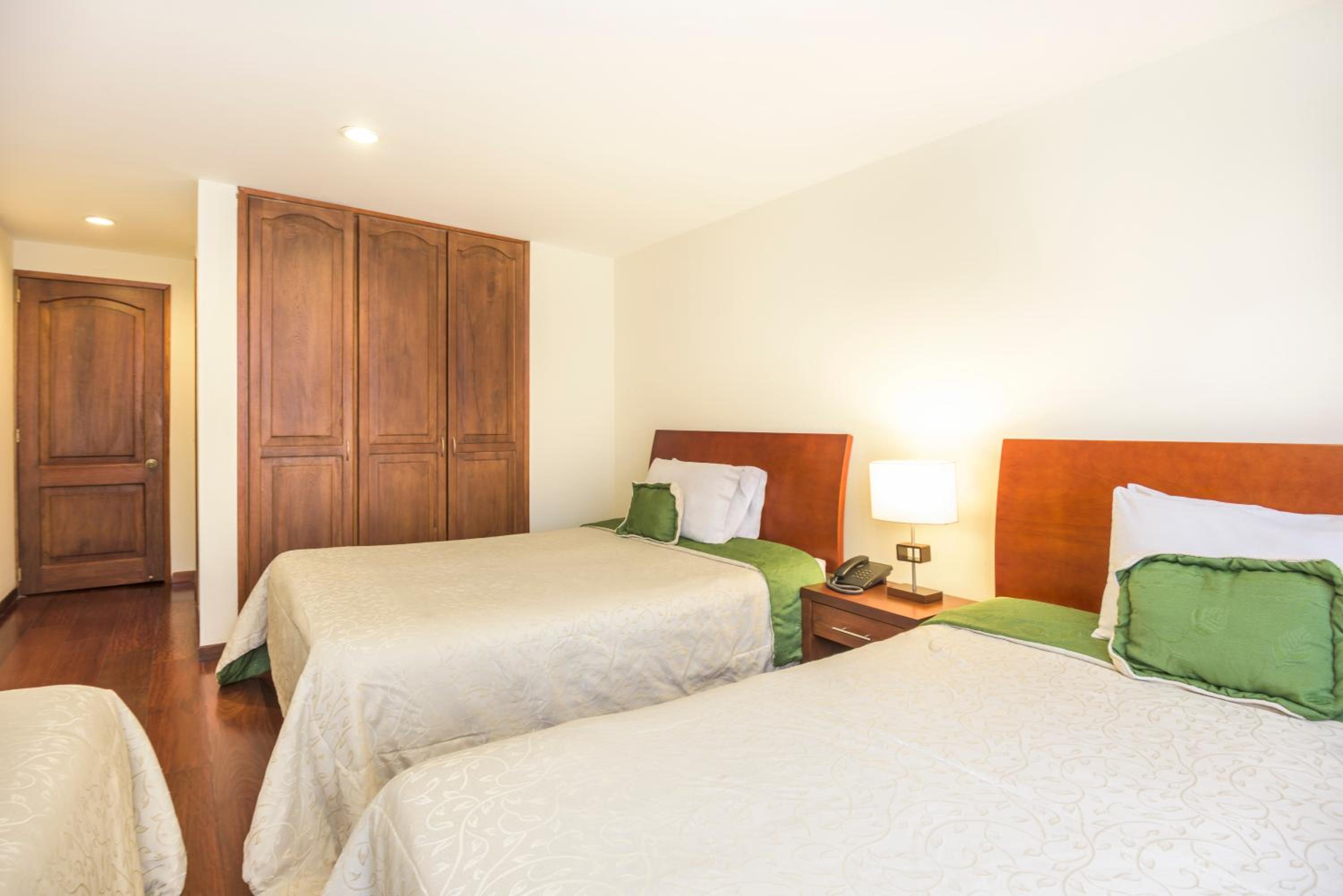 Quadruple Room - Photo 2