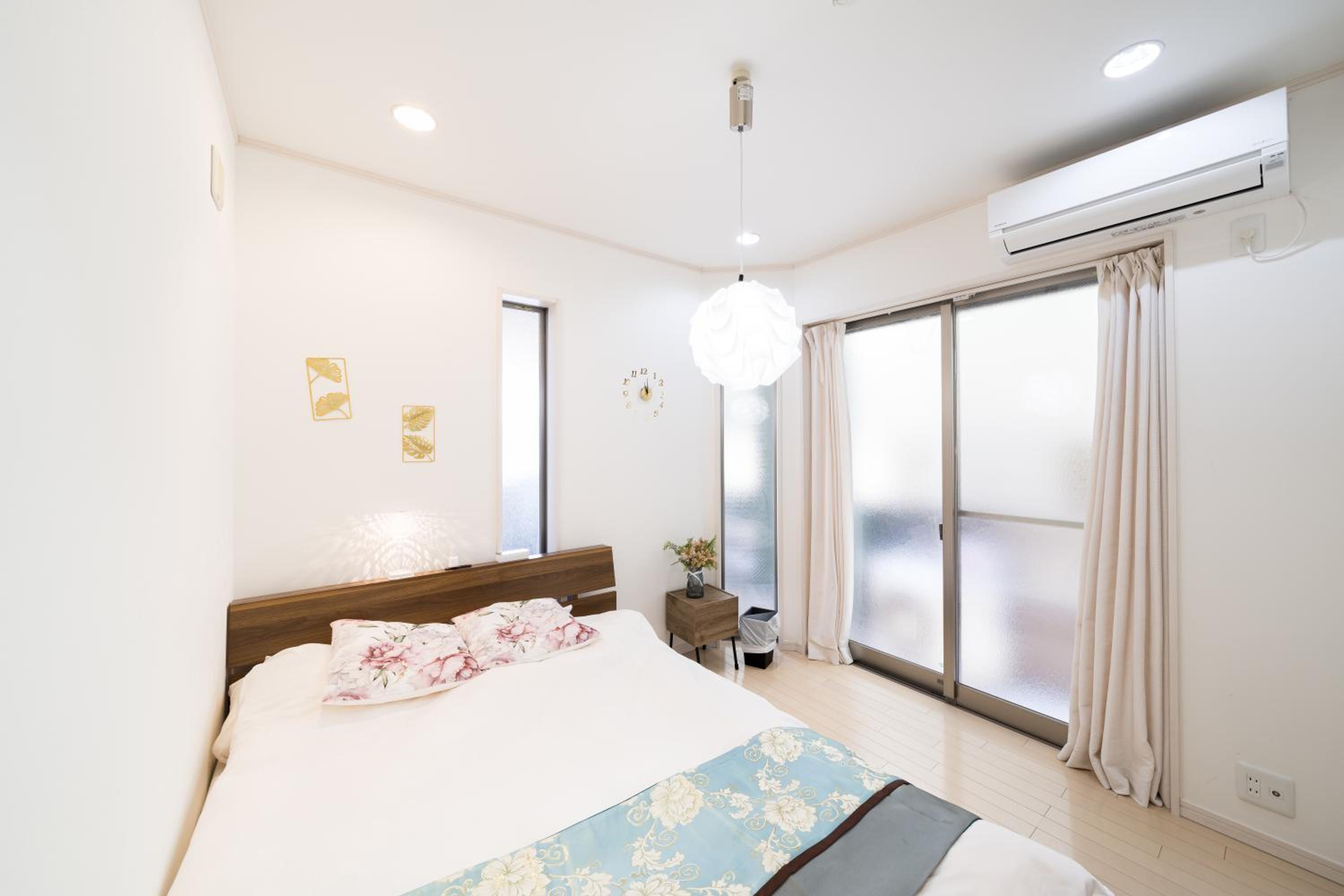 Four-Bedroom House photo 2