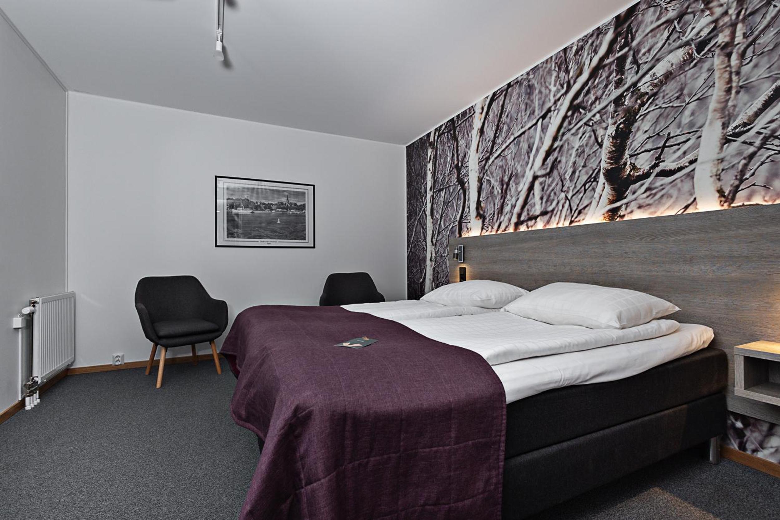 Compact Double Room without Window photo 2