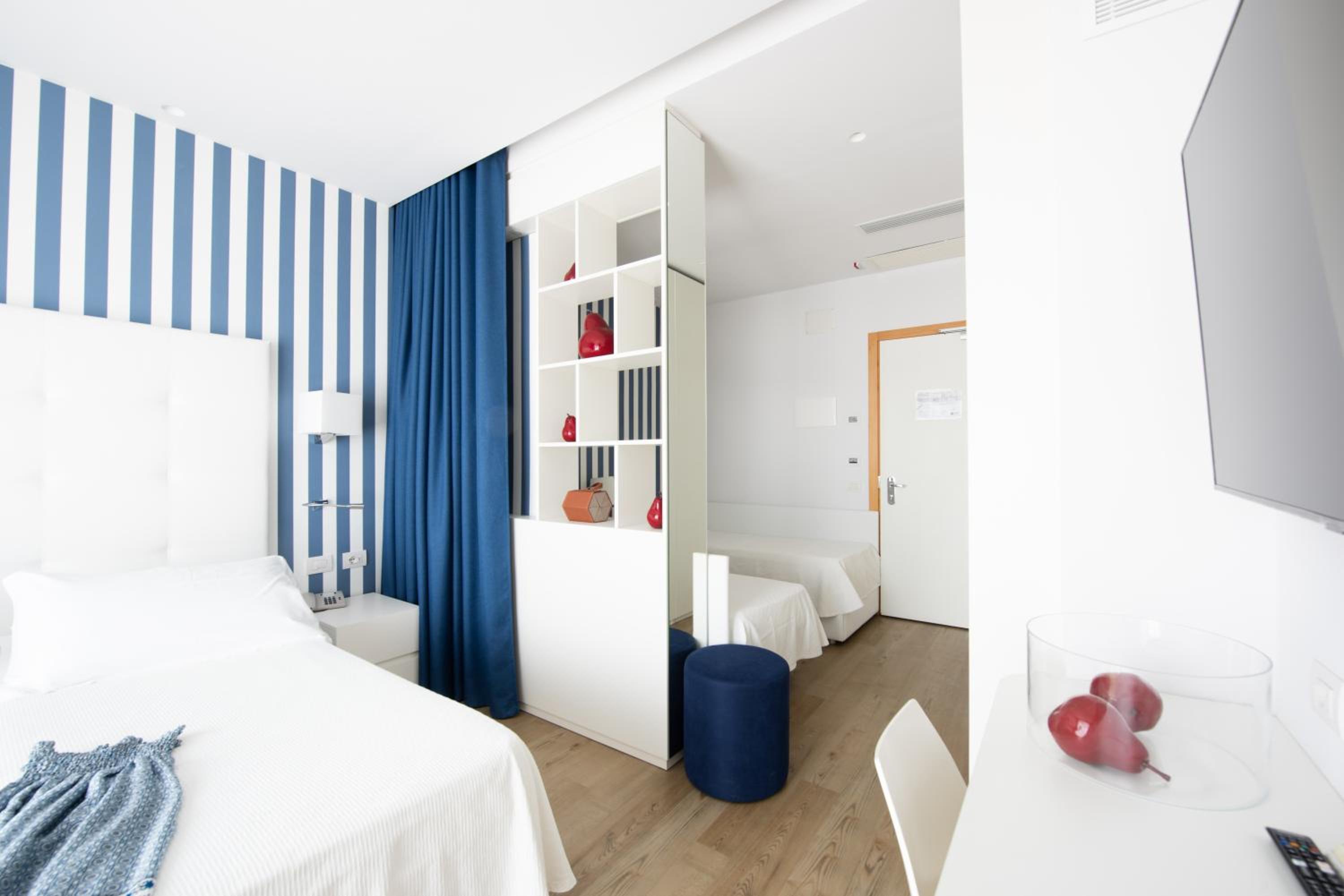 Quadruple Room - Photo 1