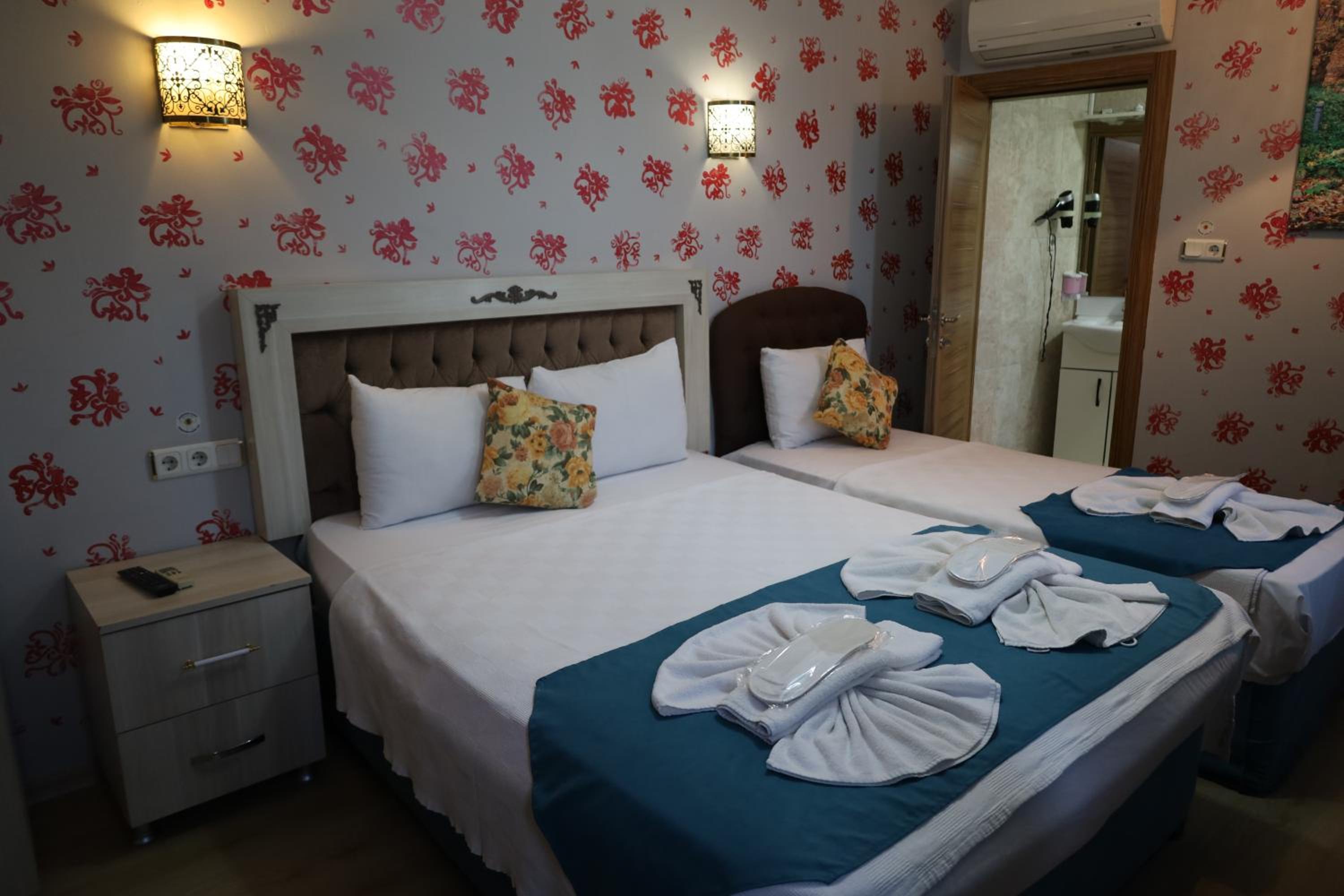 Standard Triple Room photo 2