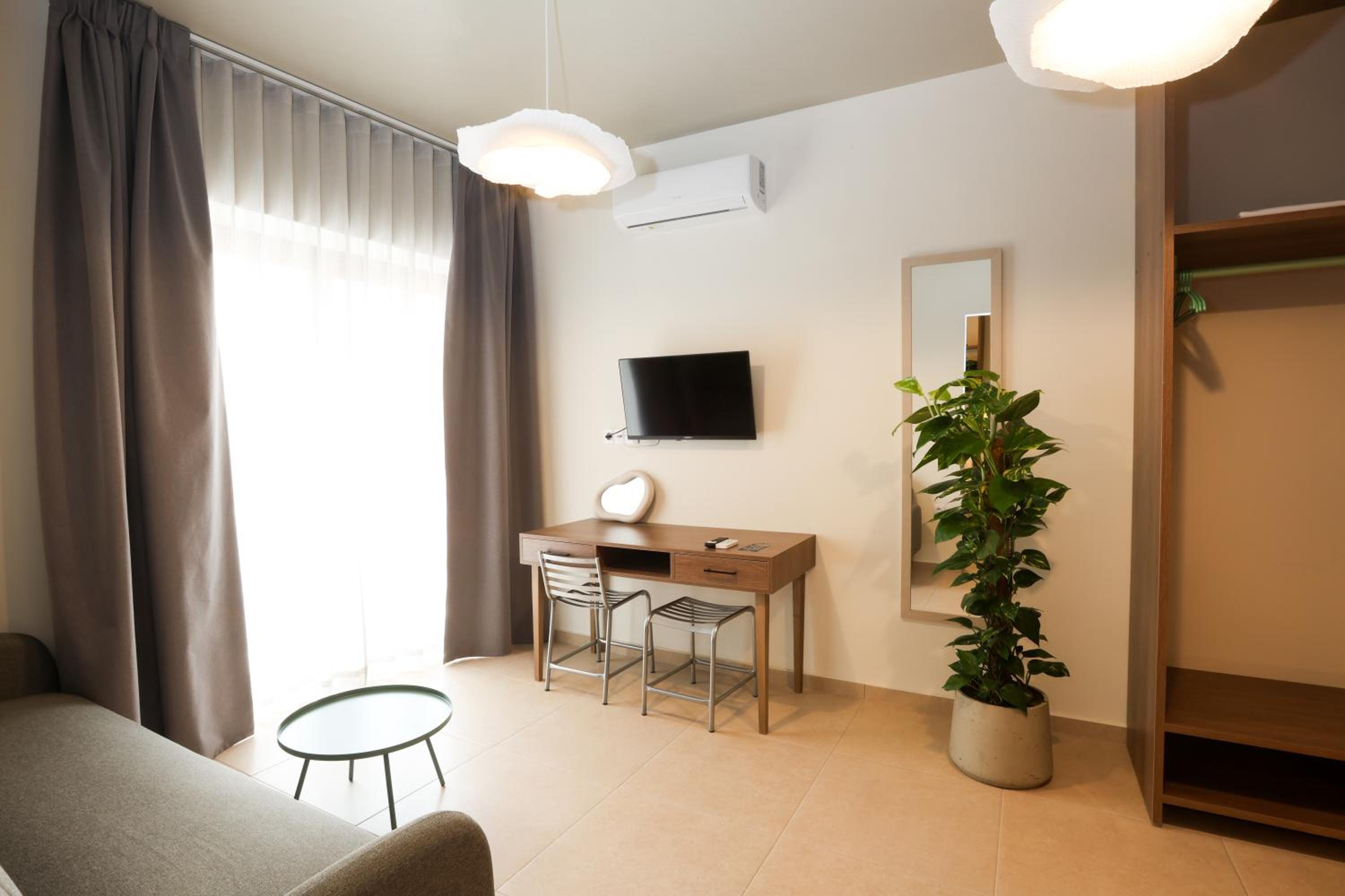 Superior Double Room with Balcony photo 2