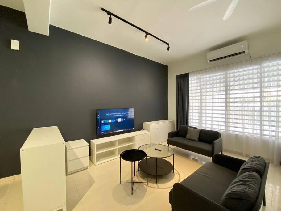 Four-Bedroom House photo 1