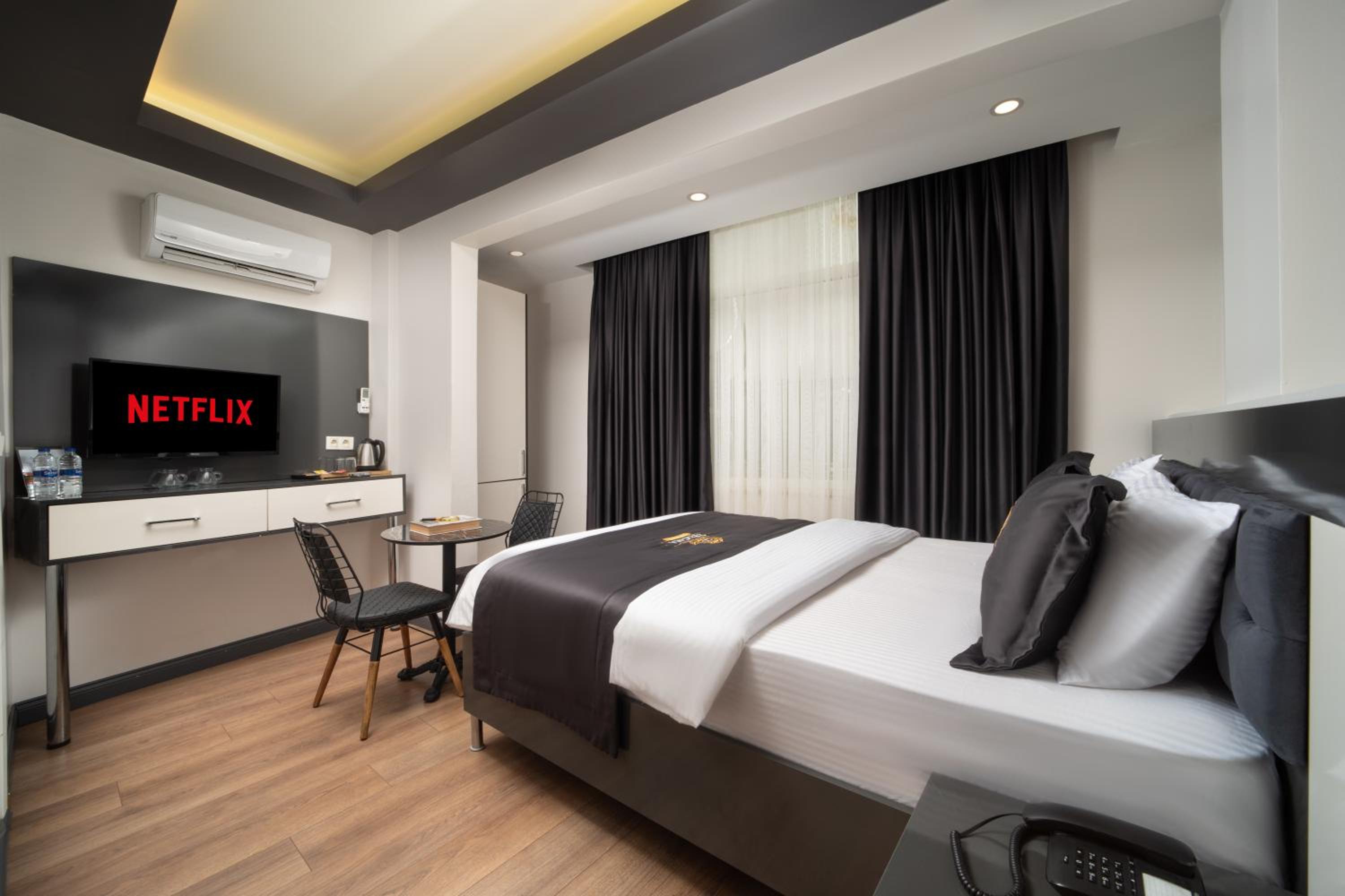 Deluxe Junior Suite photo 1
