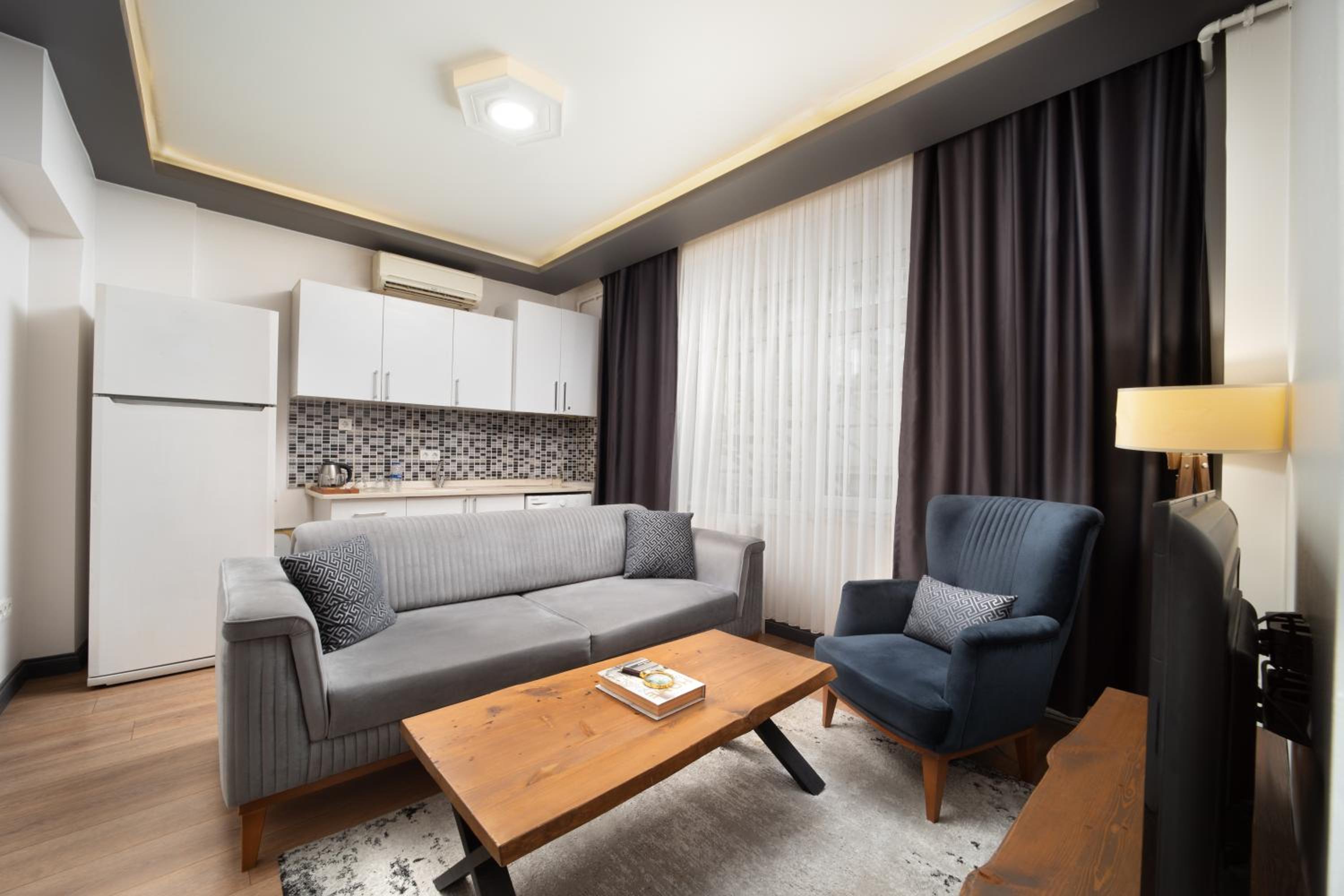 Executive Suite photo 2