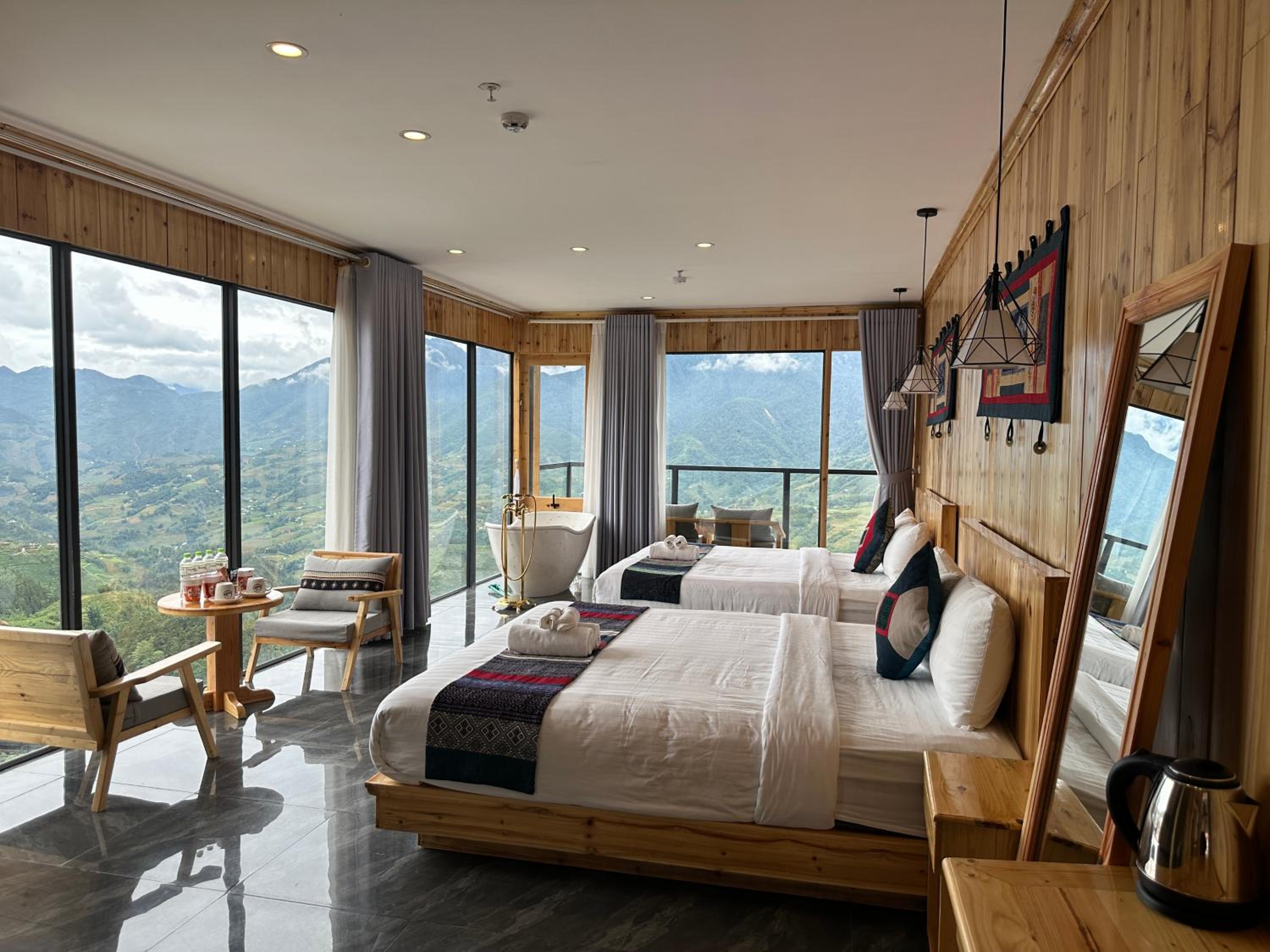 Family Room with Mountain View photo 1