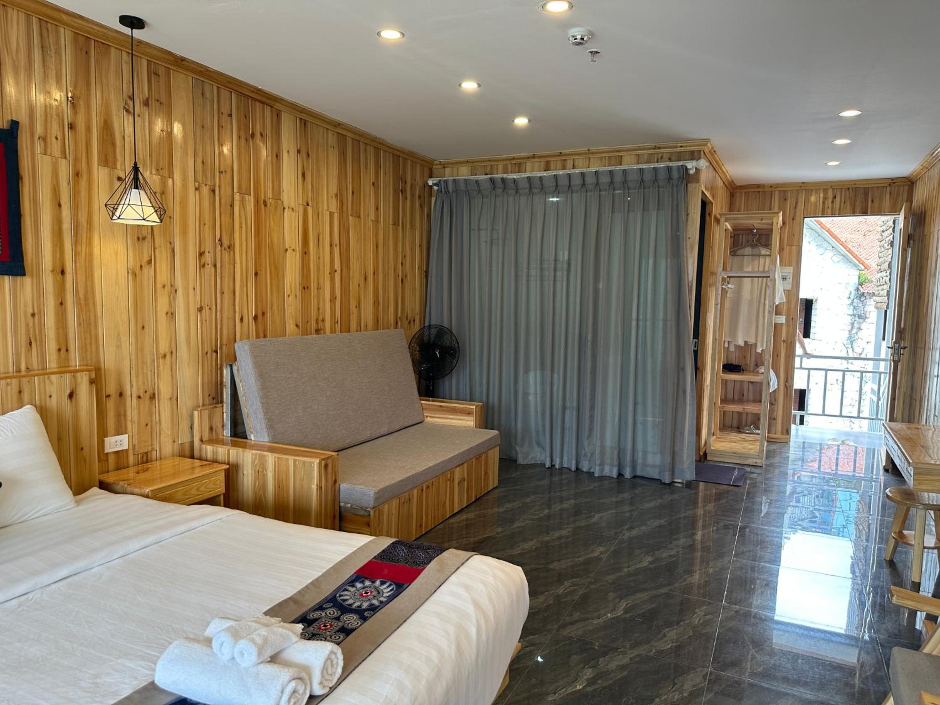 Deluxe Double Room with Bath photo 2