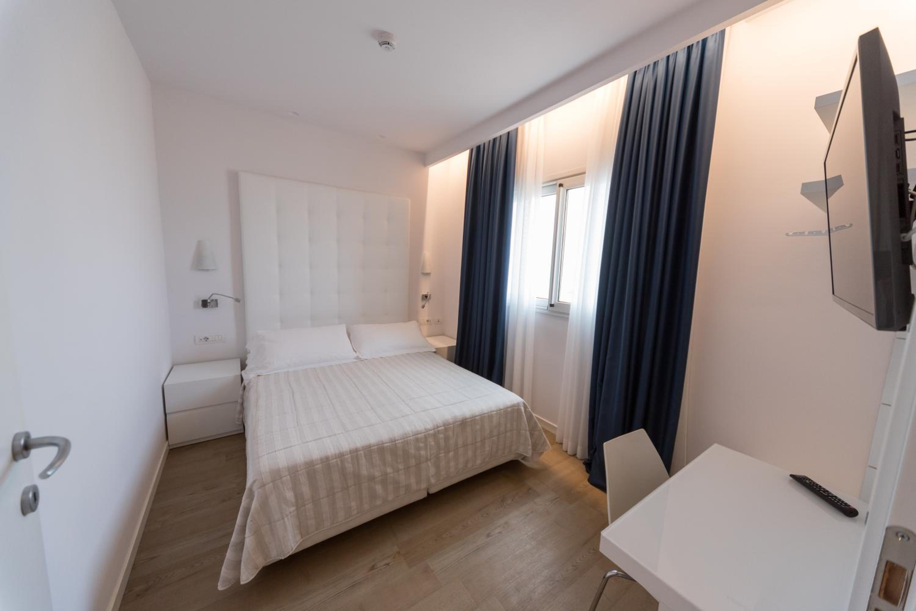 Standard Double Room - Photo 1