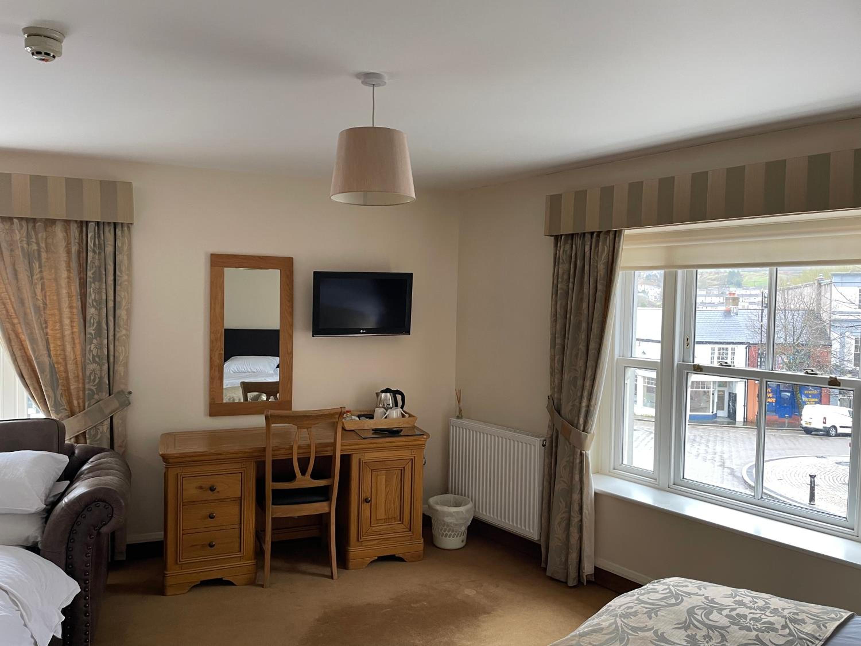 Deluxe Family Room photo 1