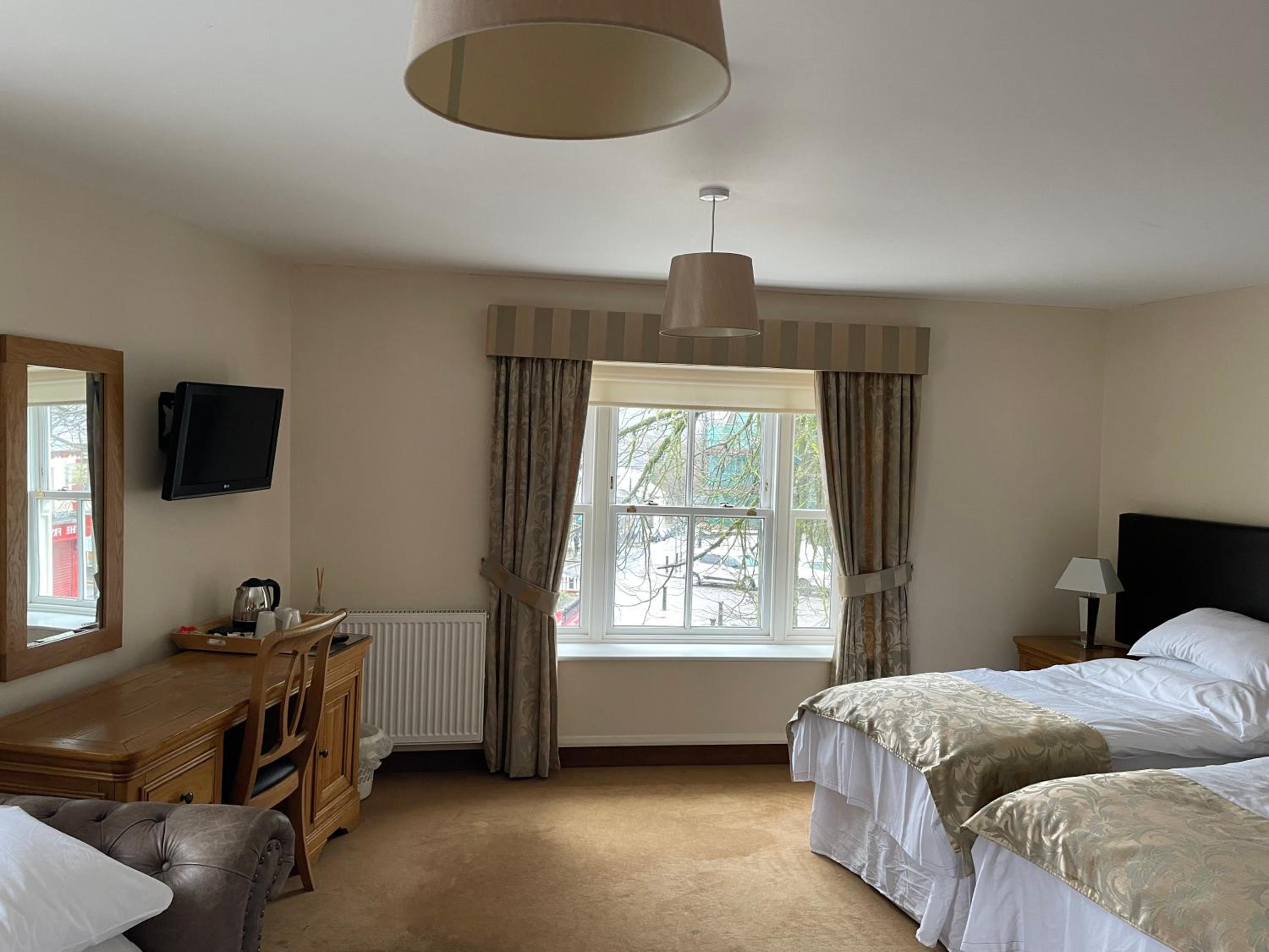 Deluxe Family Room photo 3