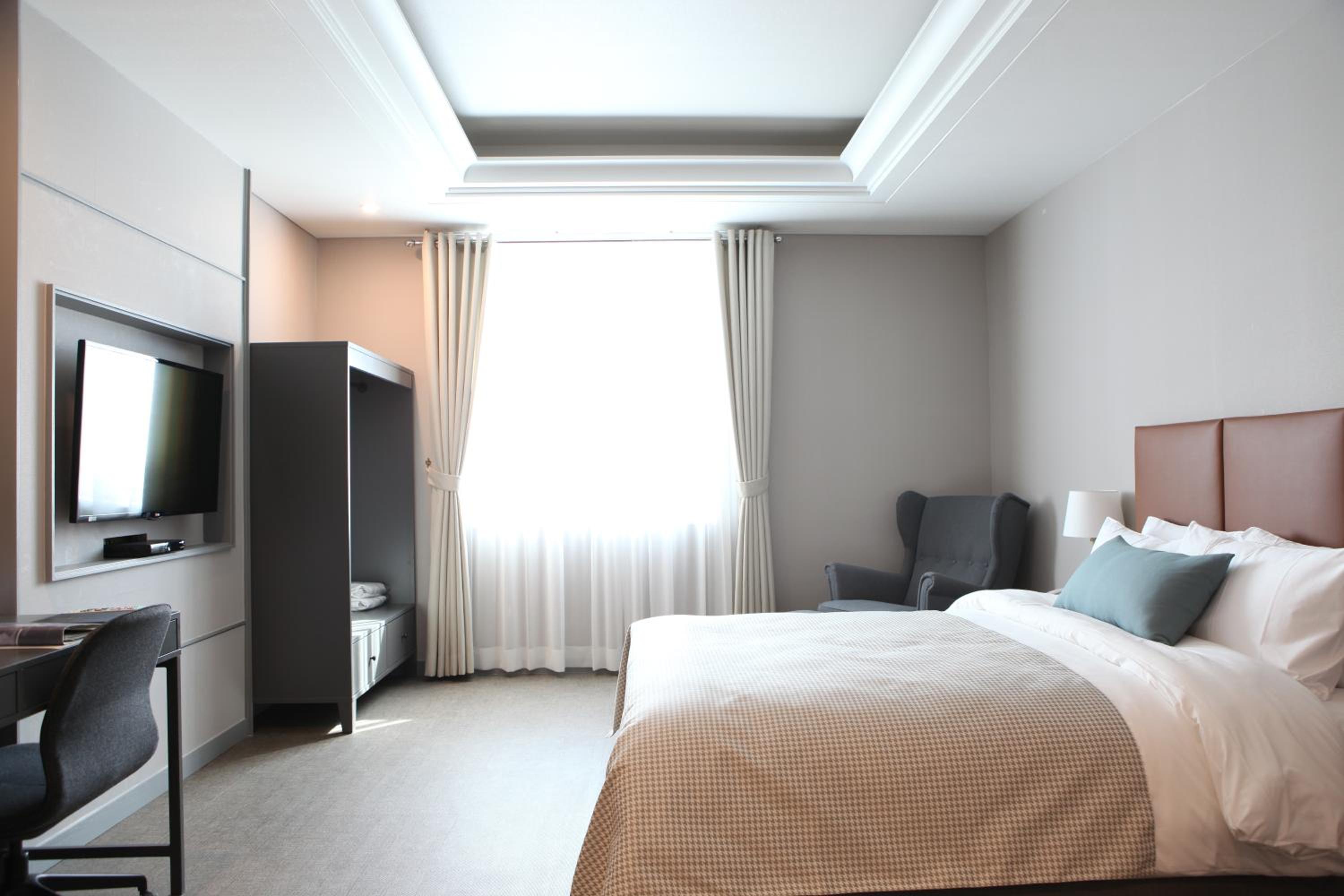 Special Offer - Standard Double Room + Mini Portable Fan photo 2